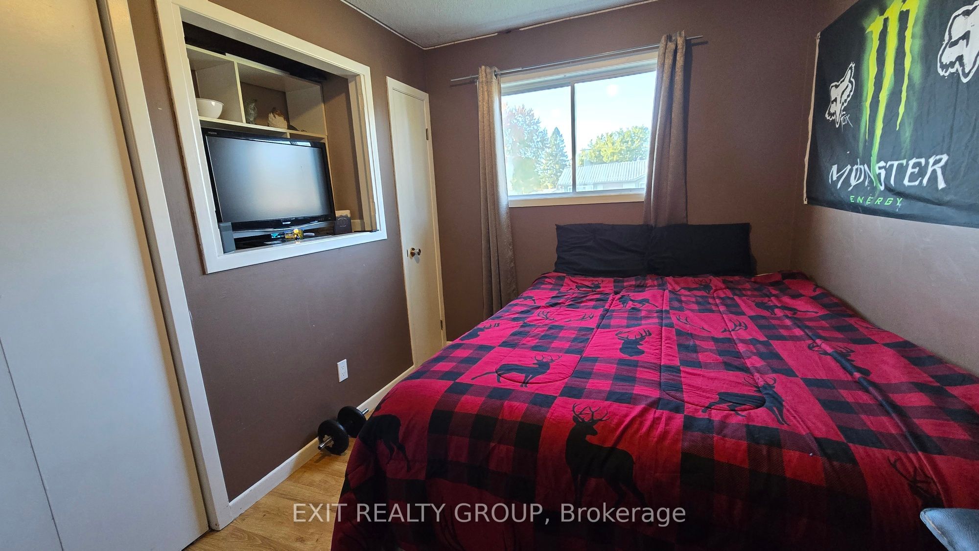 3 Creekside Drive