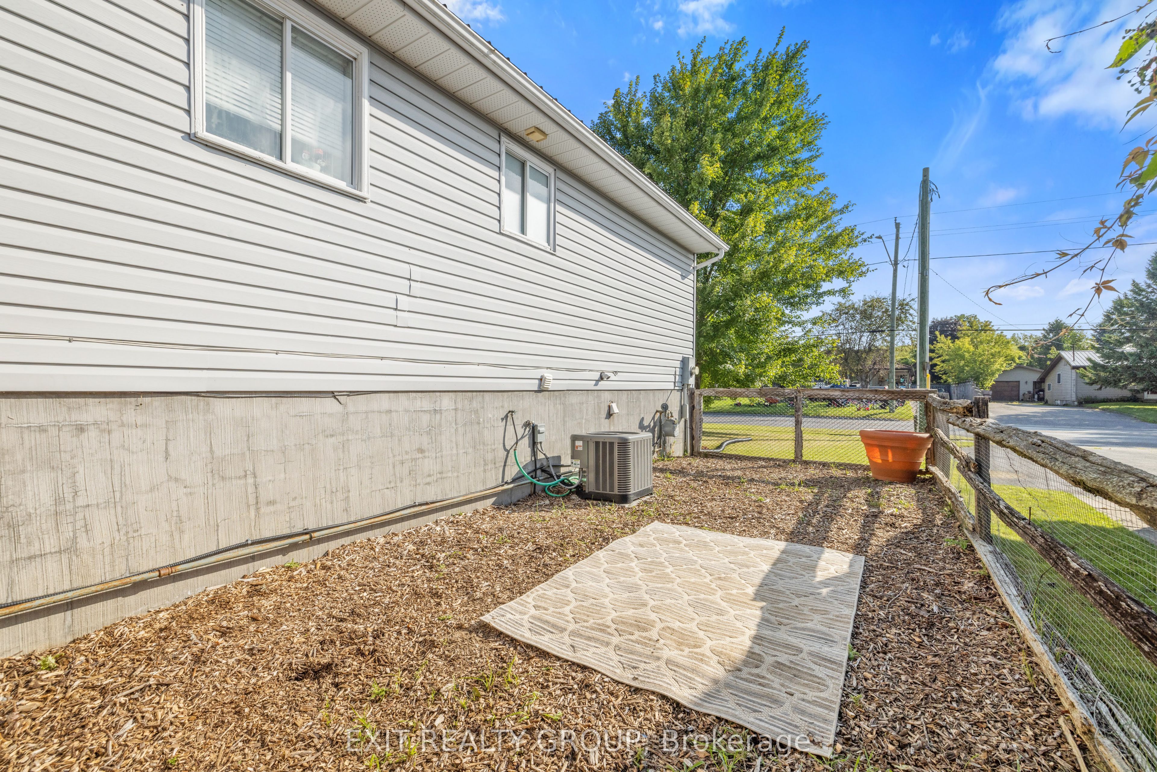 3 Creekside Drive