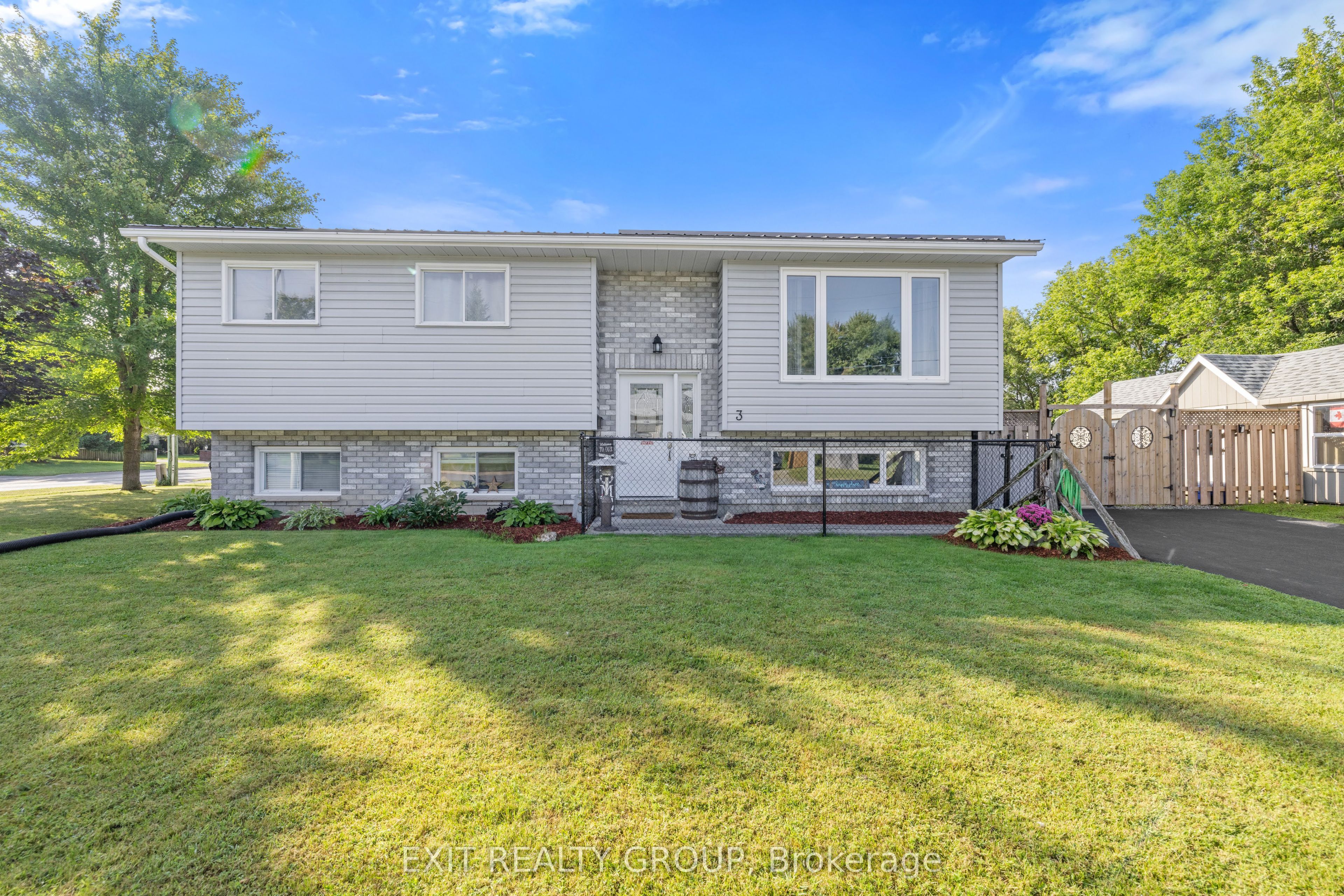 3 Creekside Drive