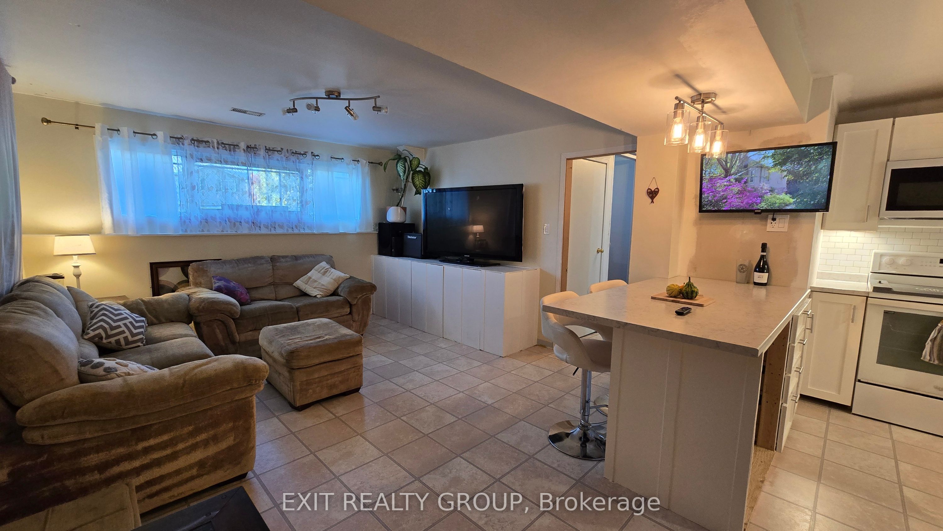 3 Creekside Drive