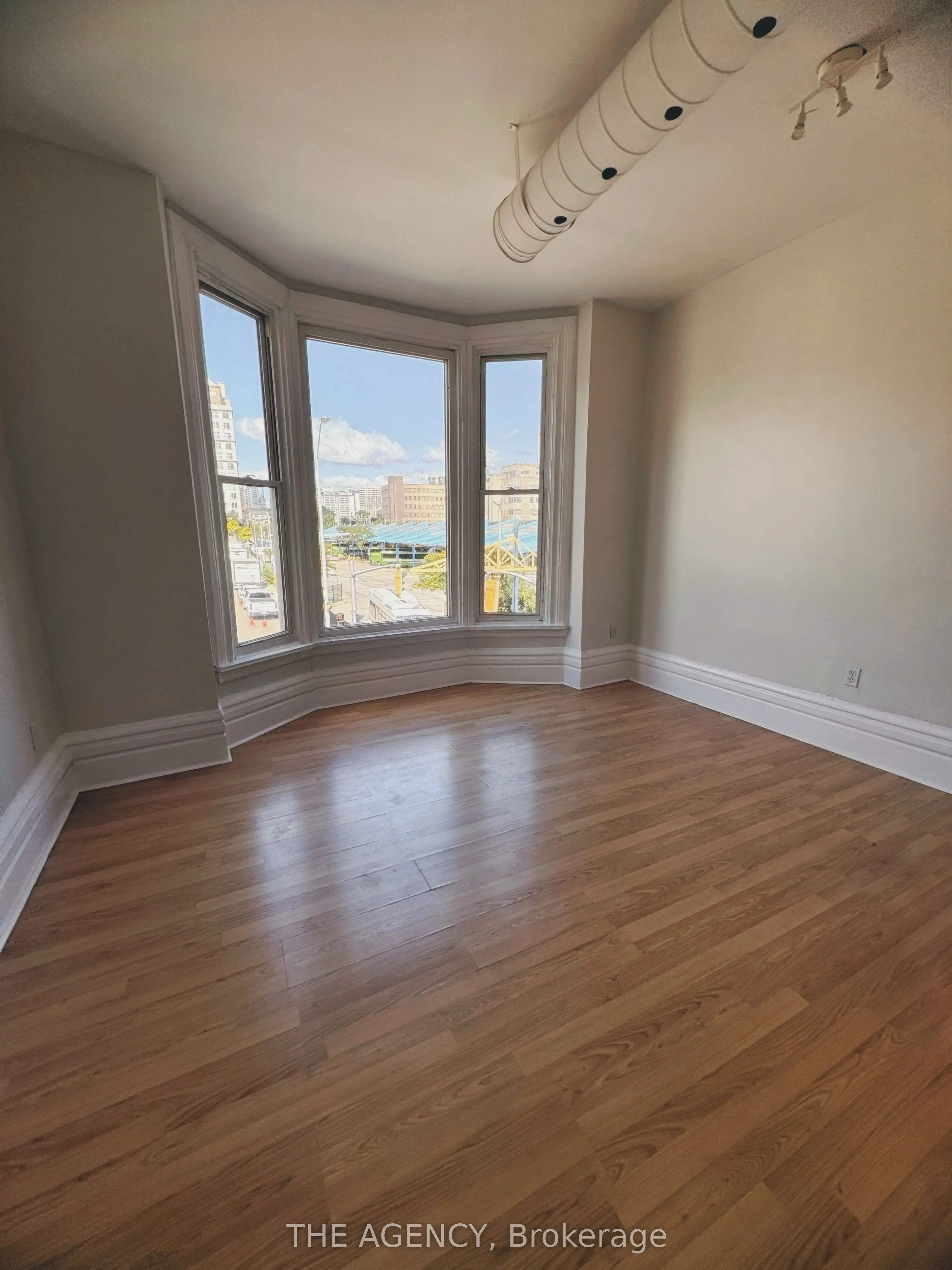 139 1/2 John Street S, #4