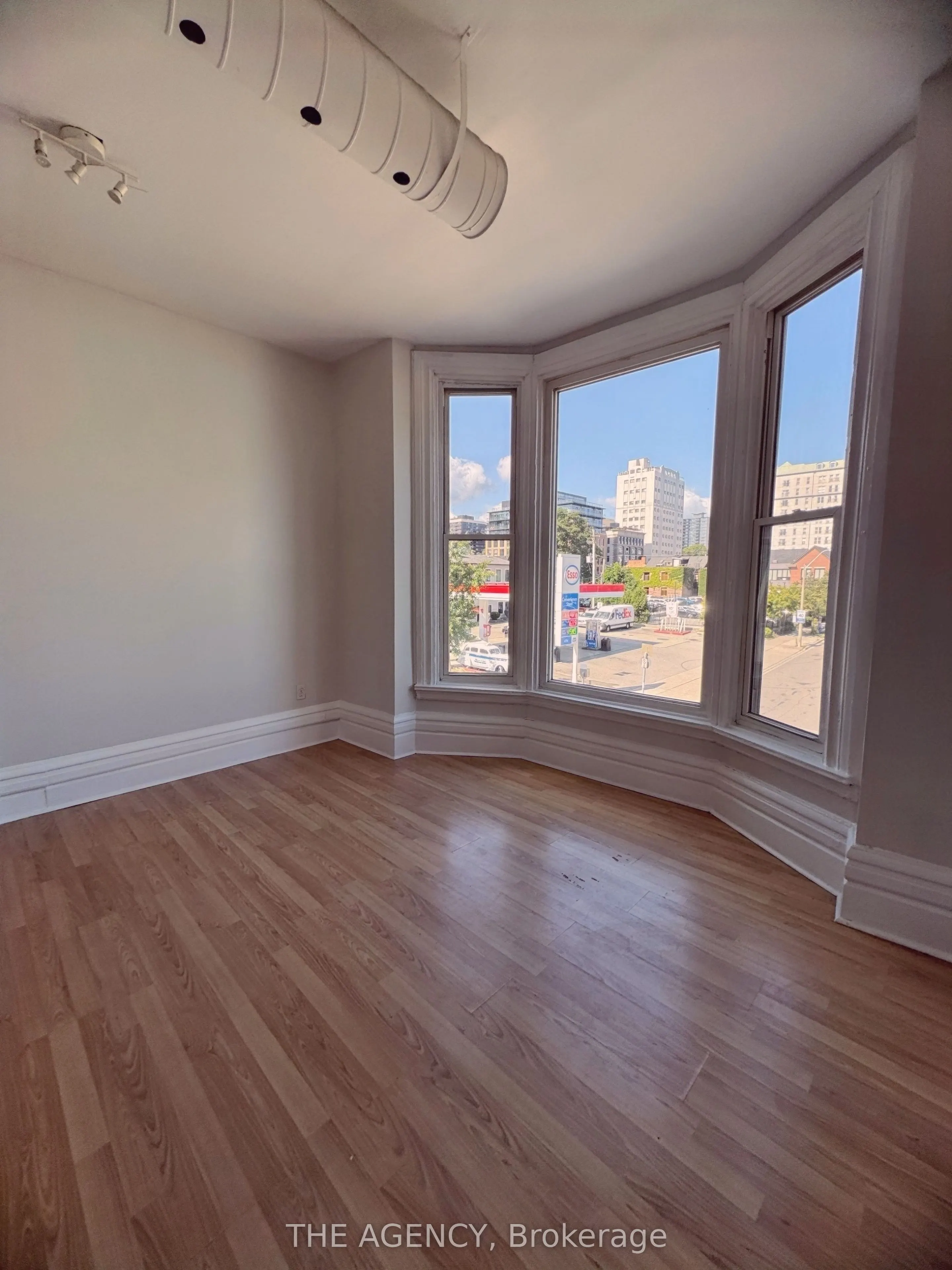 139 1/2 John Street S, #4