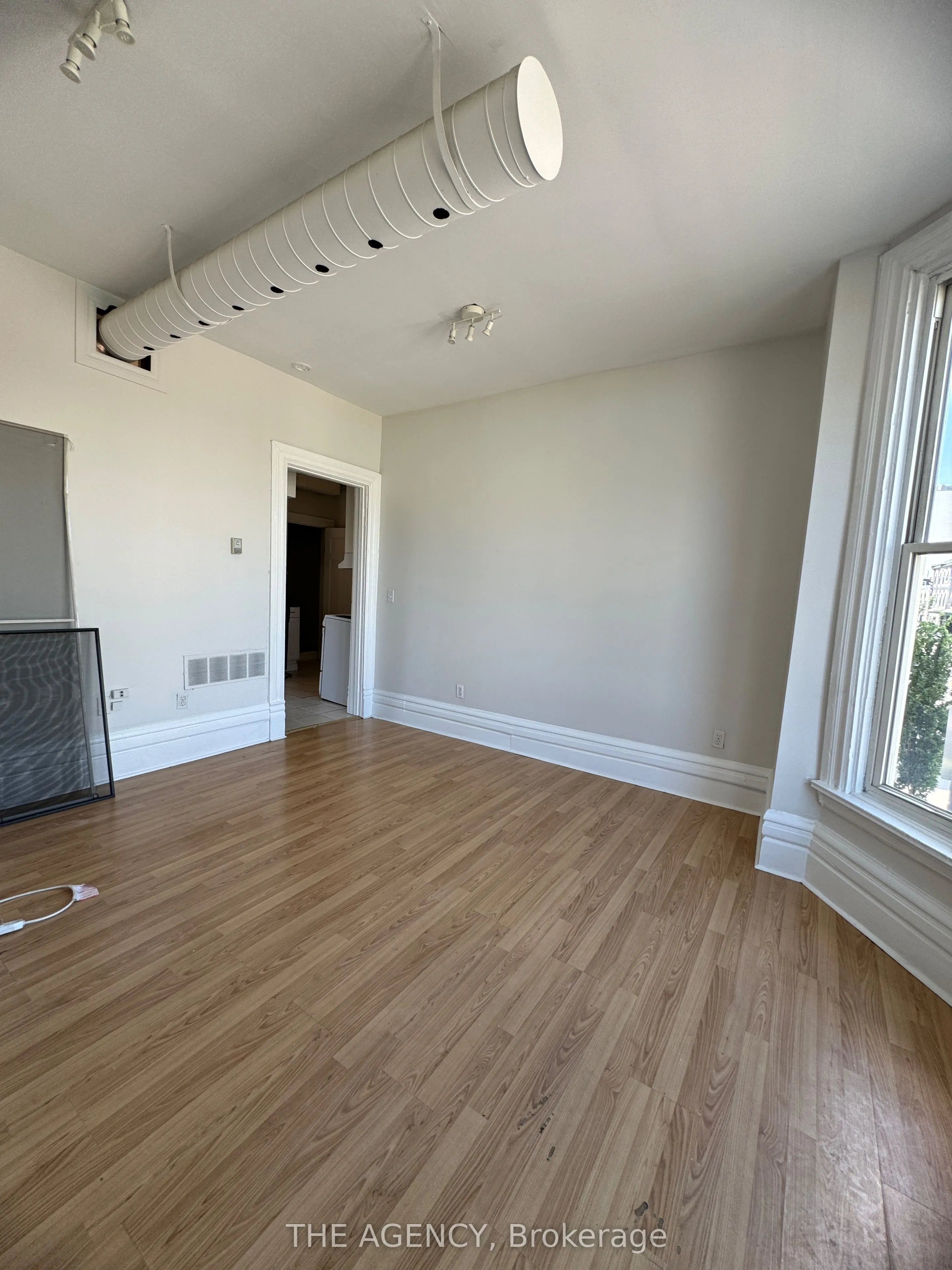 139 1/2 John Street S, #4