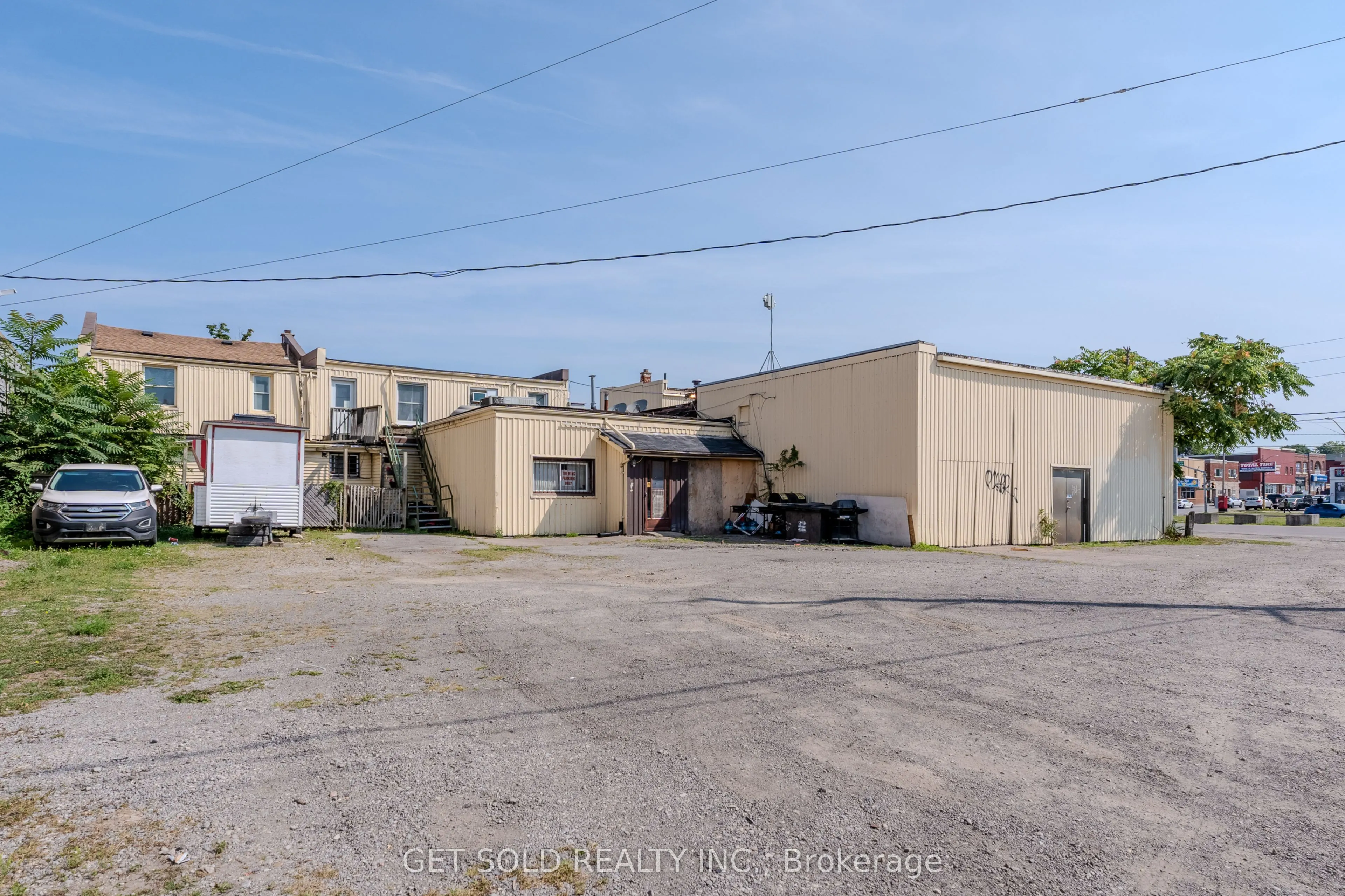 279 Colborne Street E