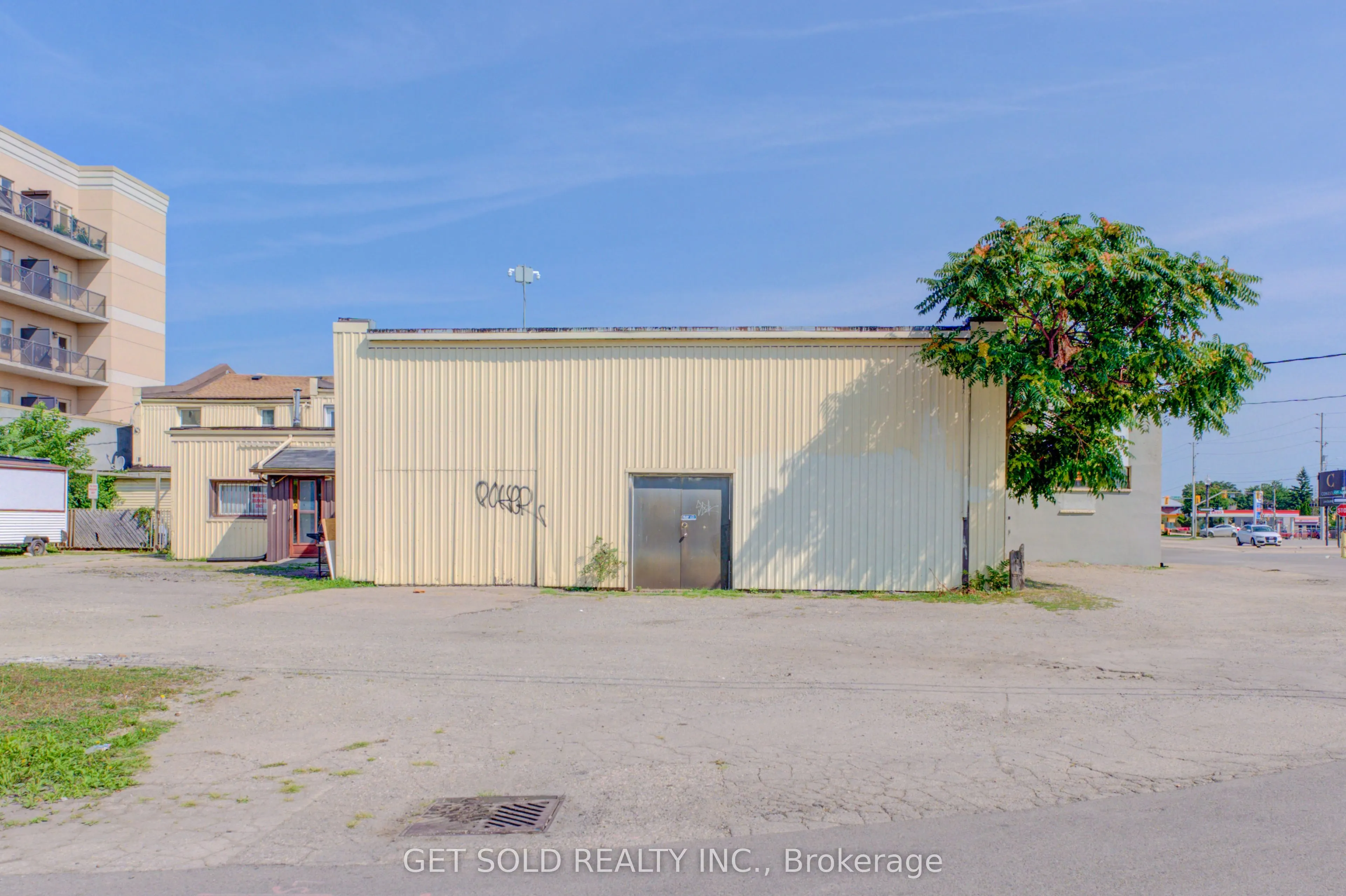 279 Colborne Street E