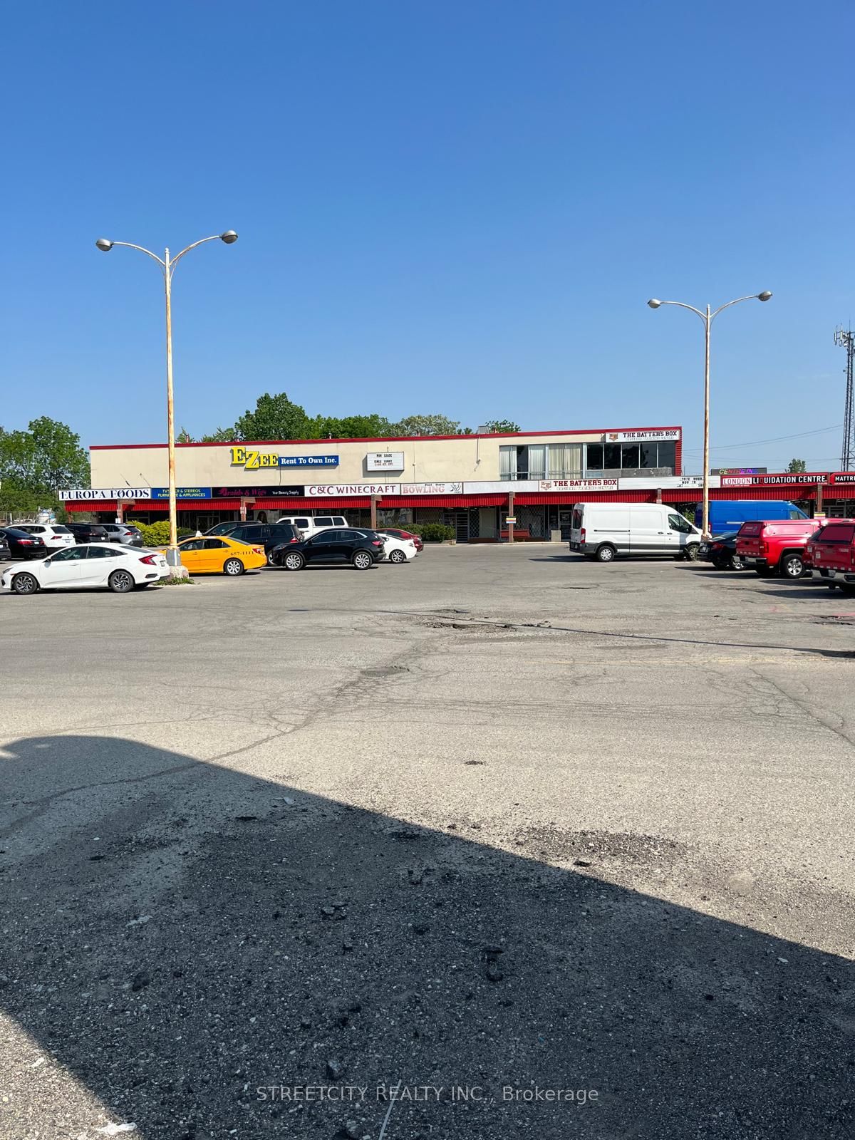 1472 Dundas Street E, #Bsmnt