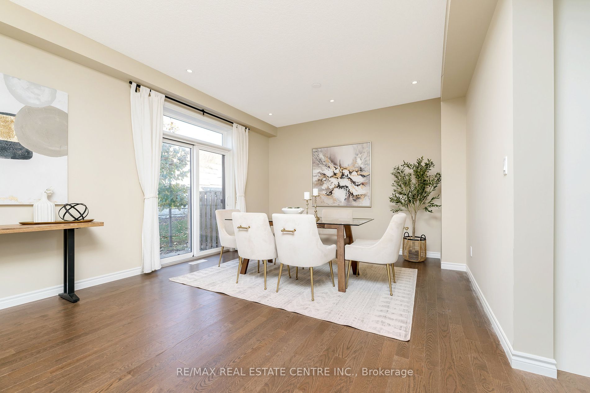 16 Guthrie Lane, #18