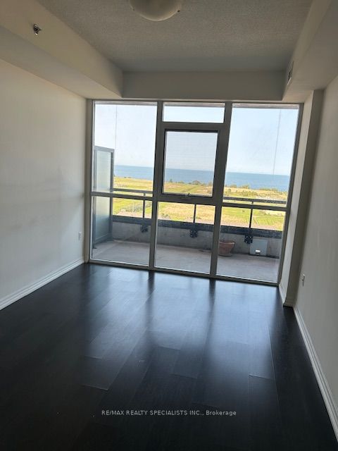 560 North Service Road, #807