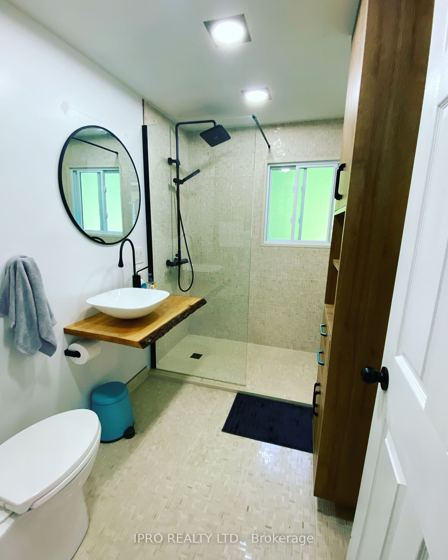 1093 Grace River Road