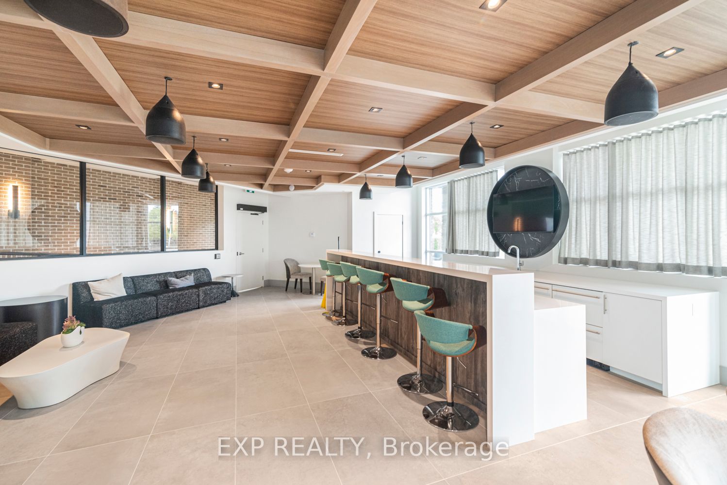 600 north service Road #403