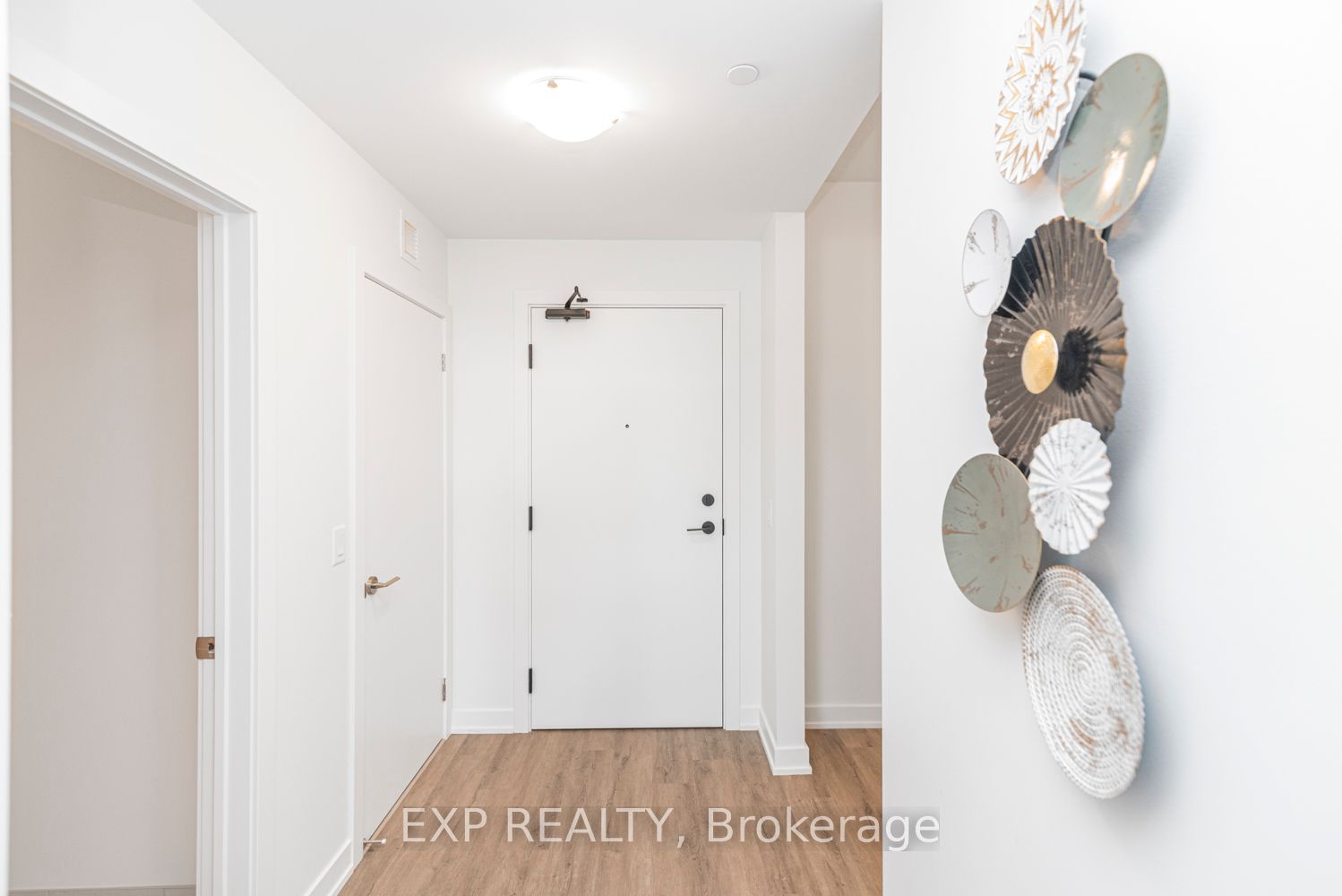 600 north service Road #403