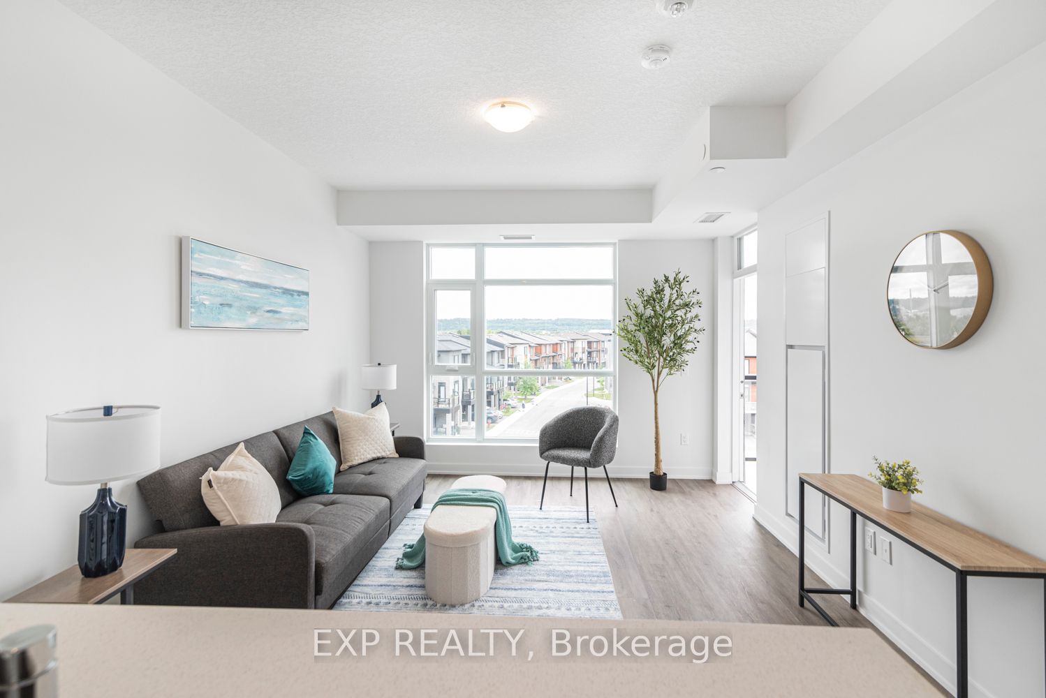 600 north service Road #403