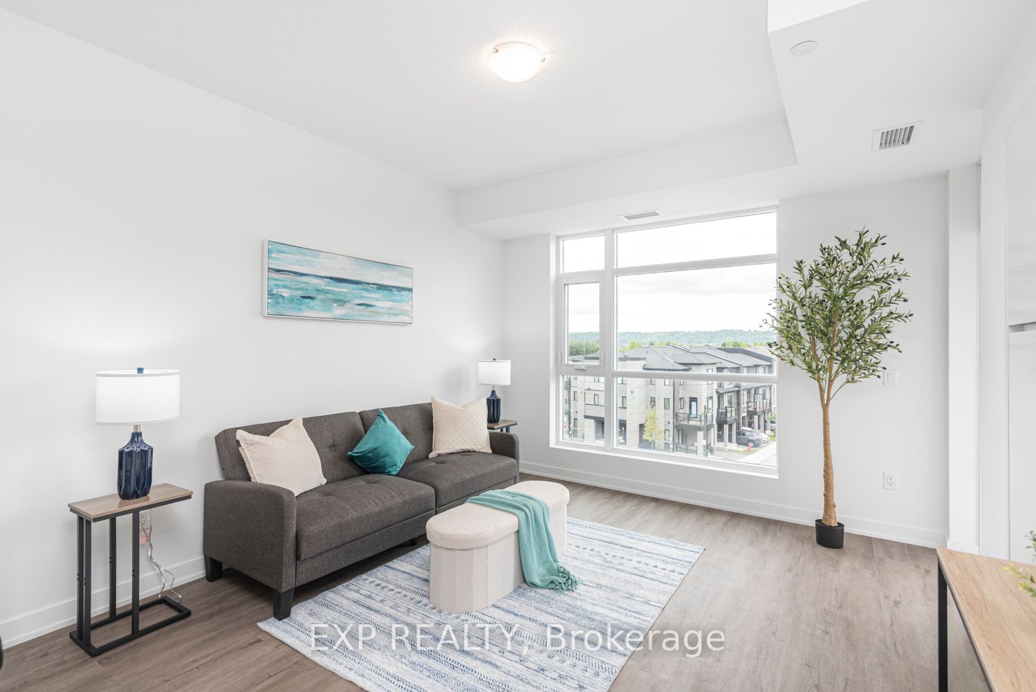 600 north service Road #403