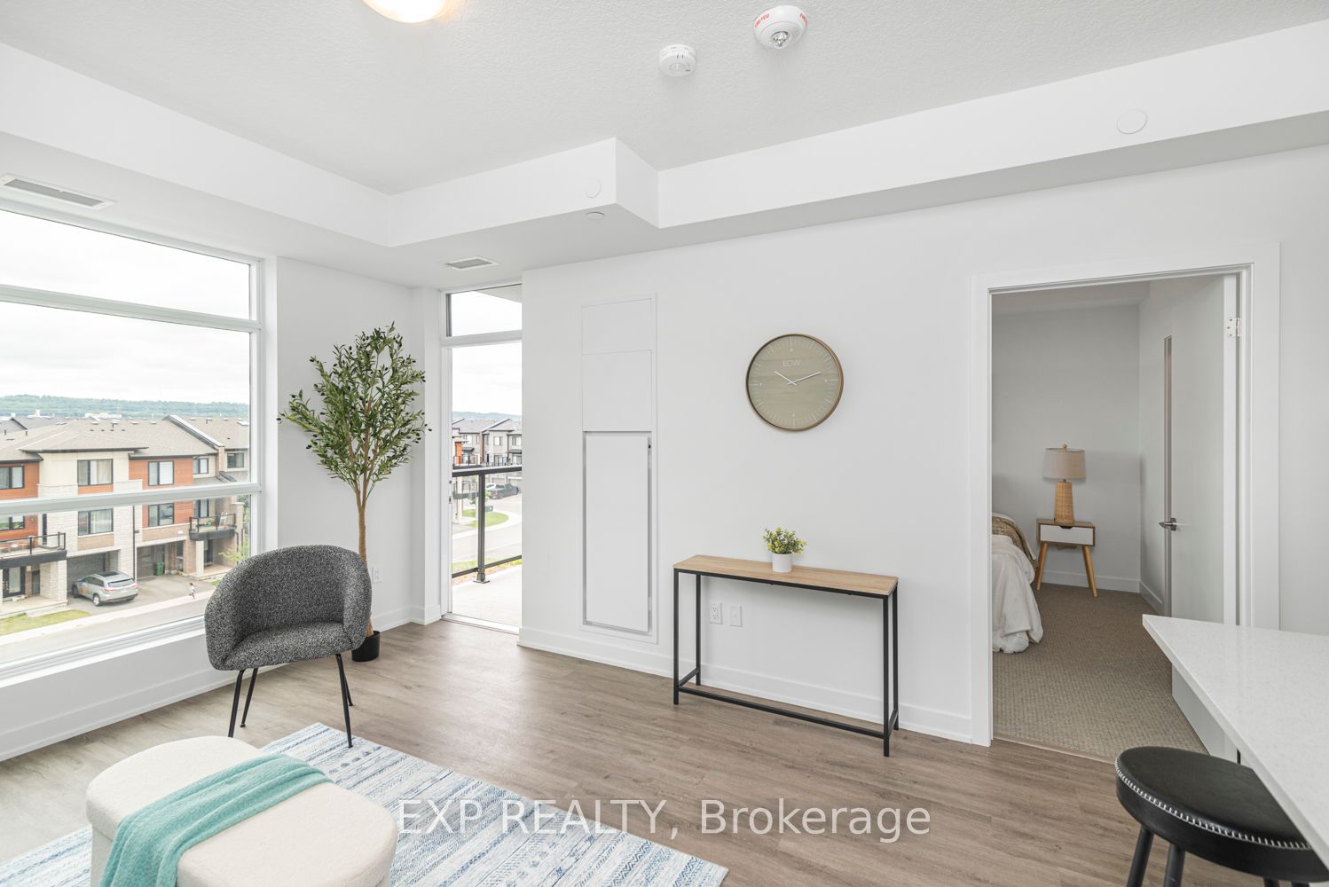 600 north service Road #403