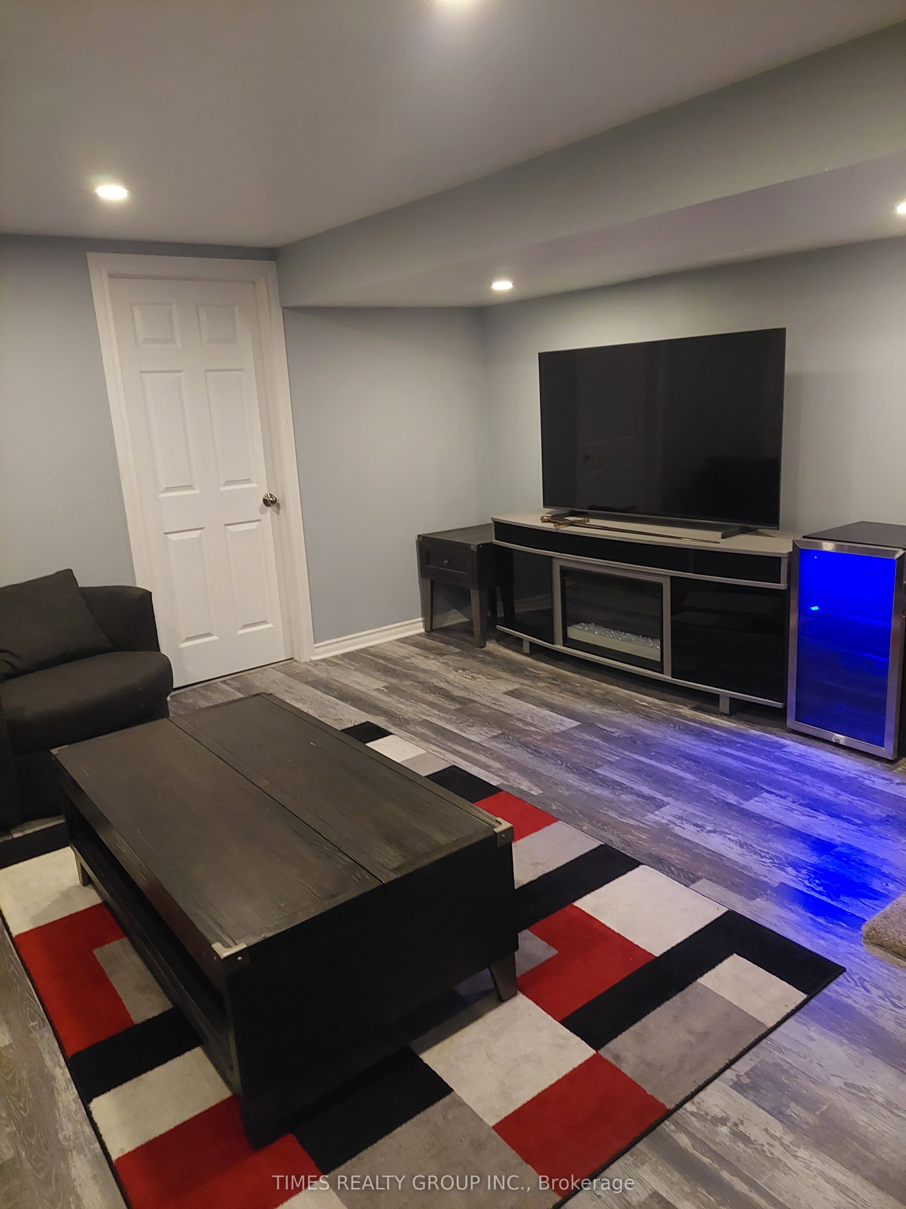 2200 Watercolours Way