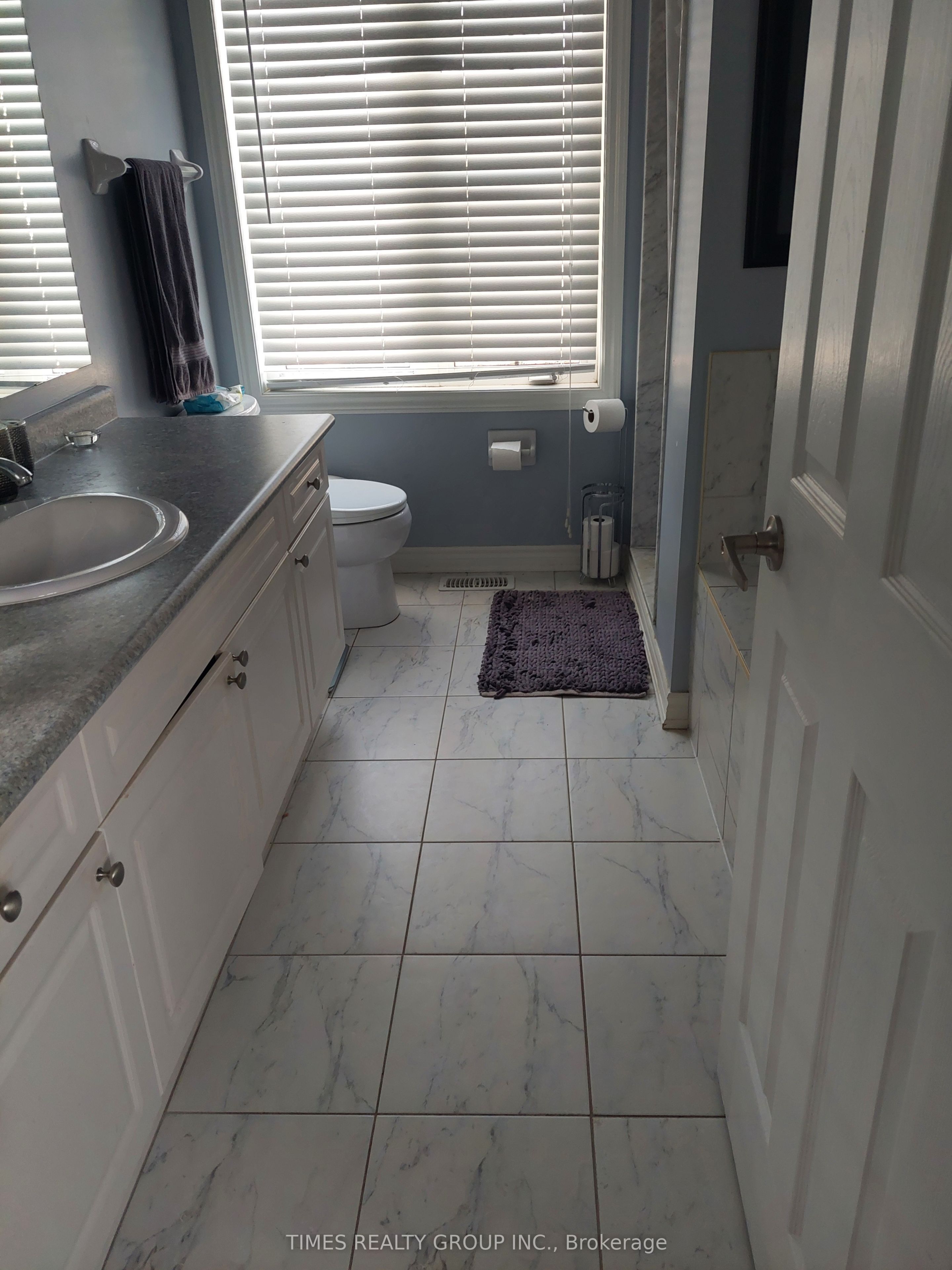 2200 Watercolours Way