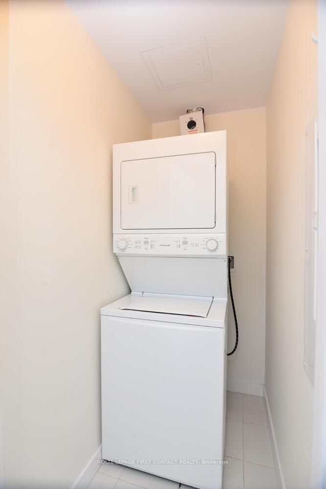 125 Shoreview Place, #404