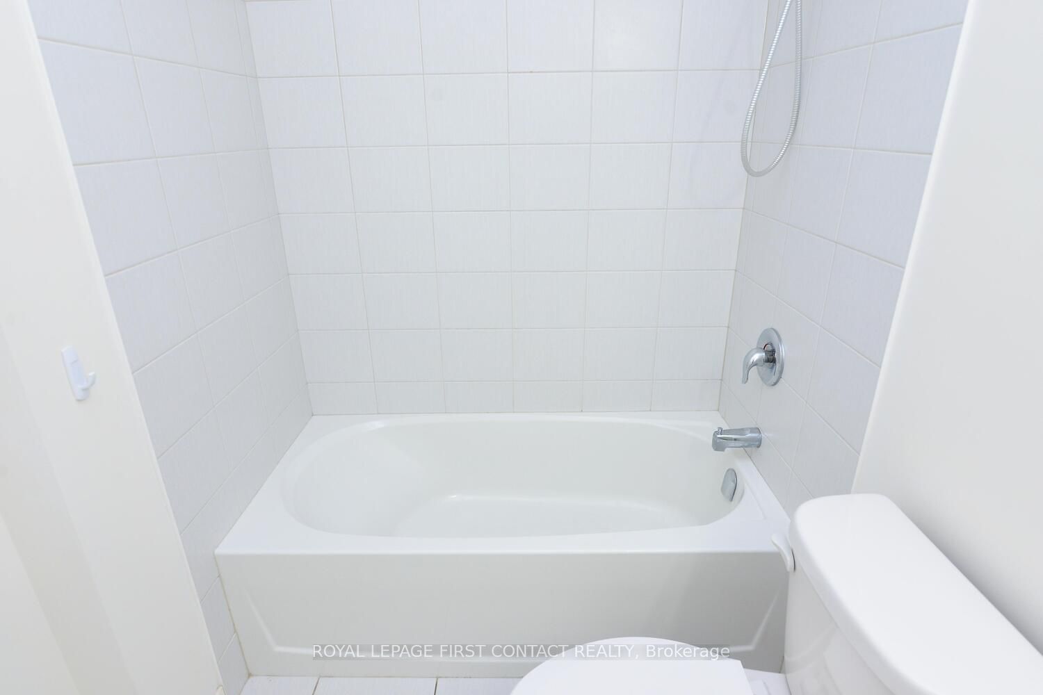 125 Shoreview Place, #404