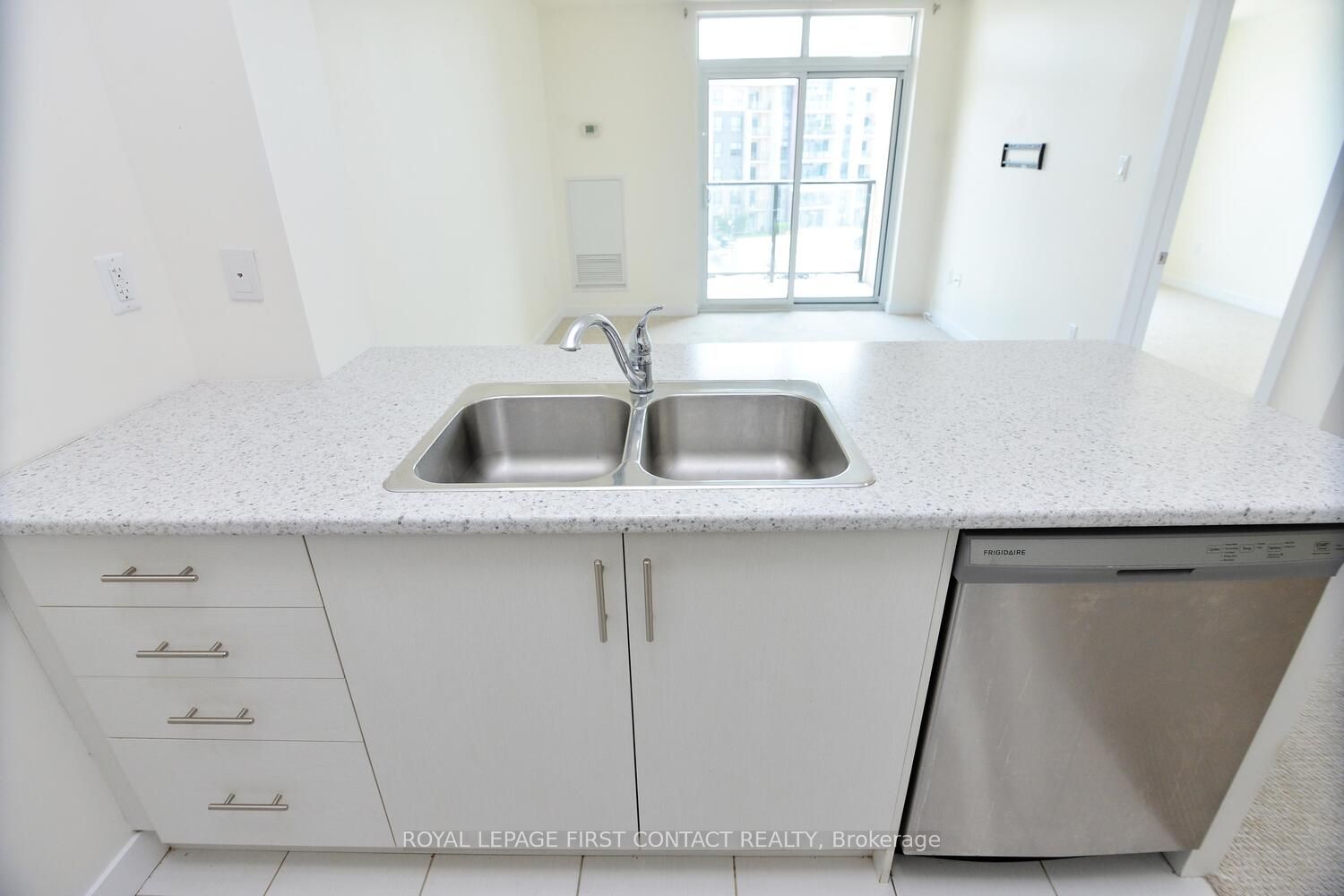 125 Shoreview Place, #404