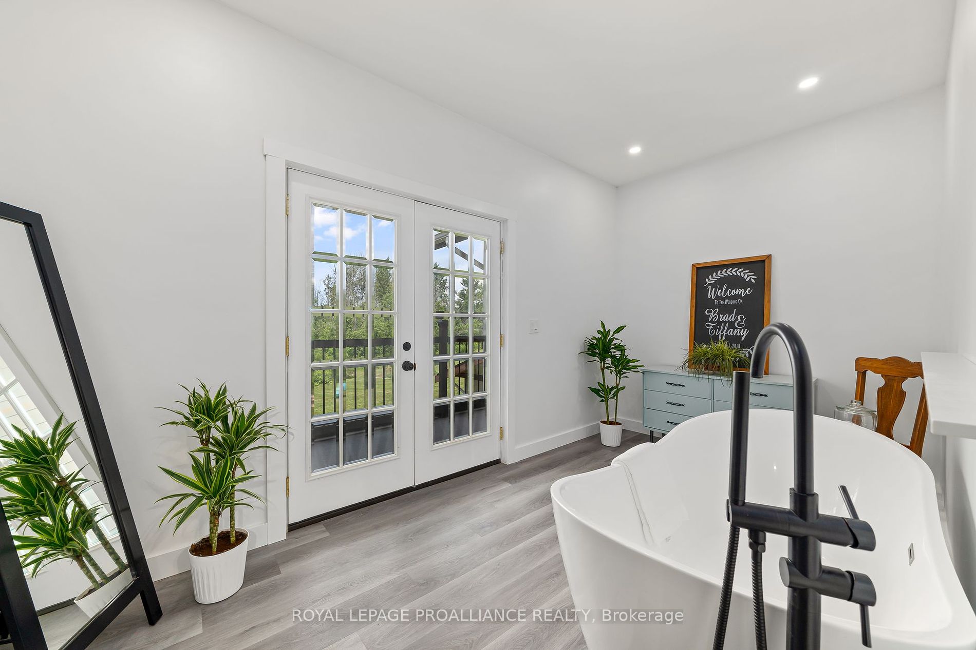 190 Lakeshore Road