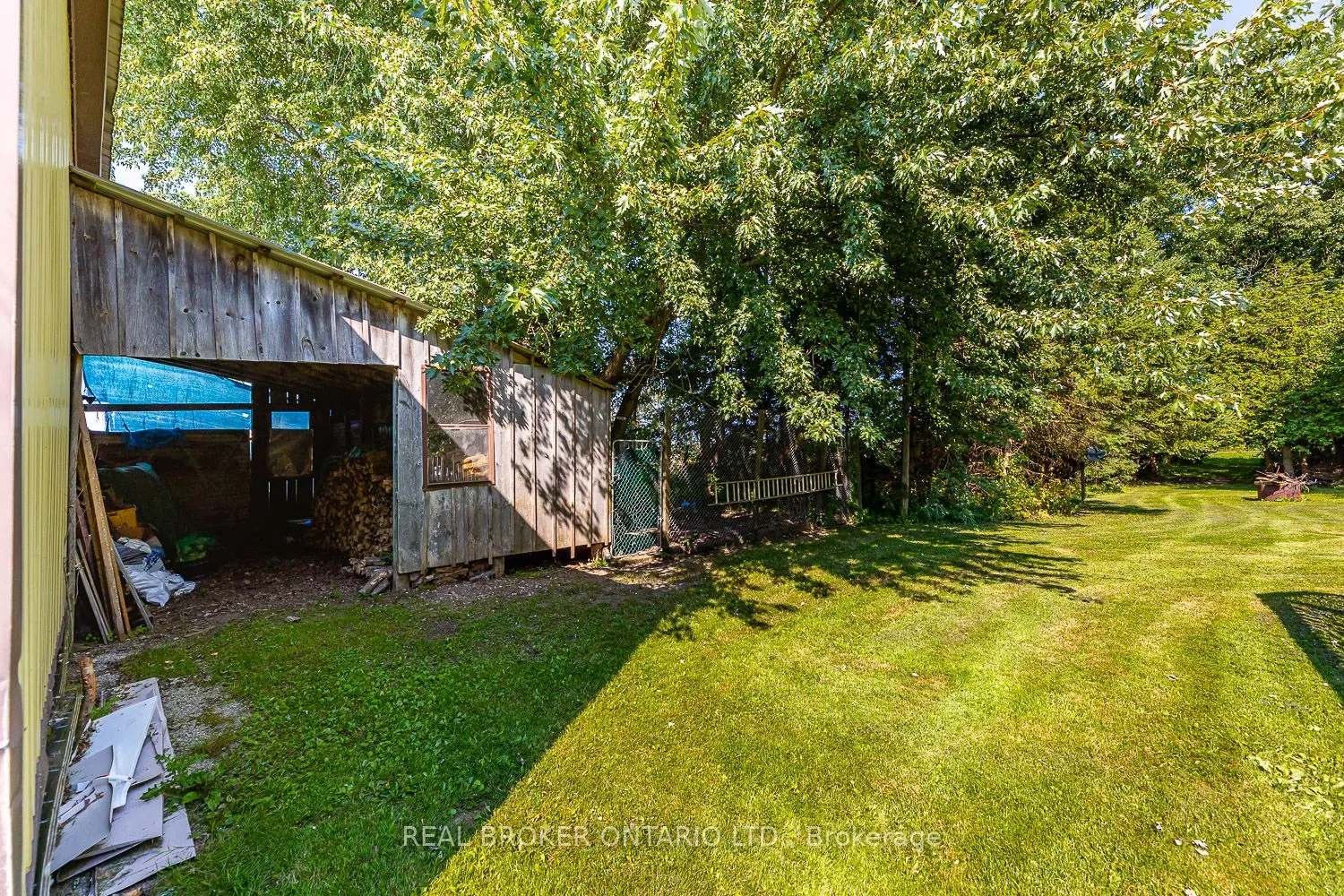 343101 15 Side Road