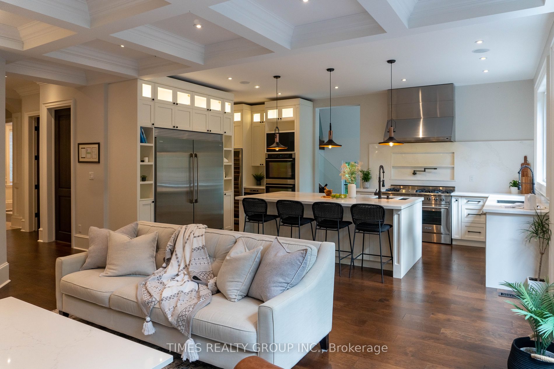 64 Ravina Crescent