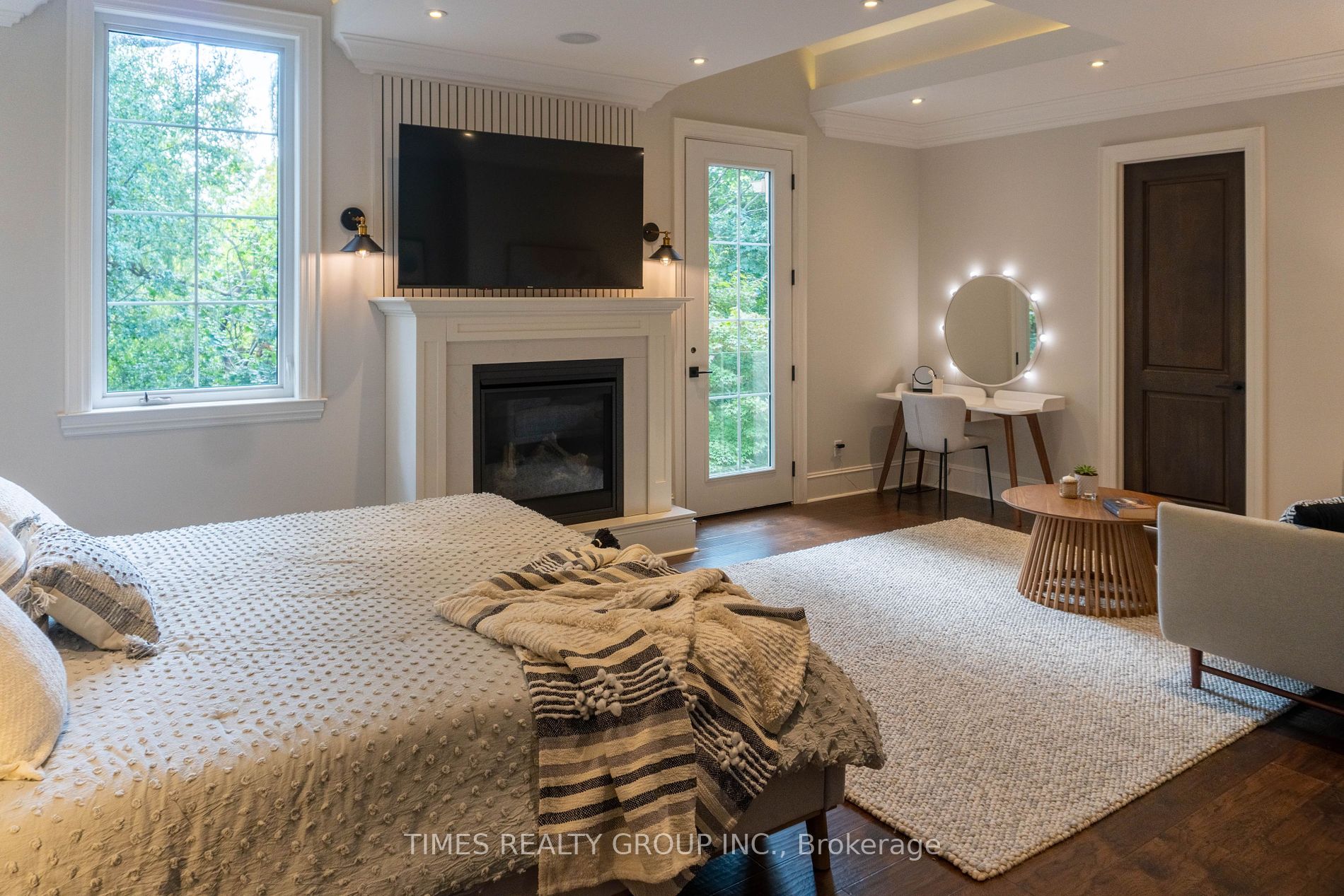 64 Ravina Crescent