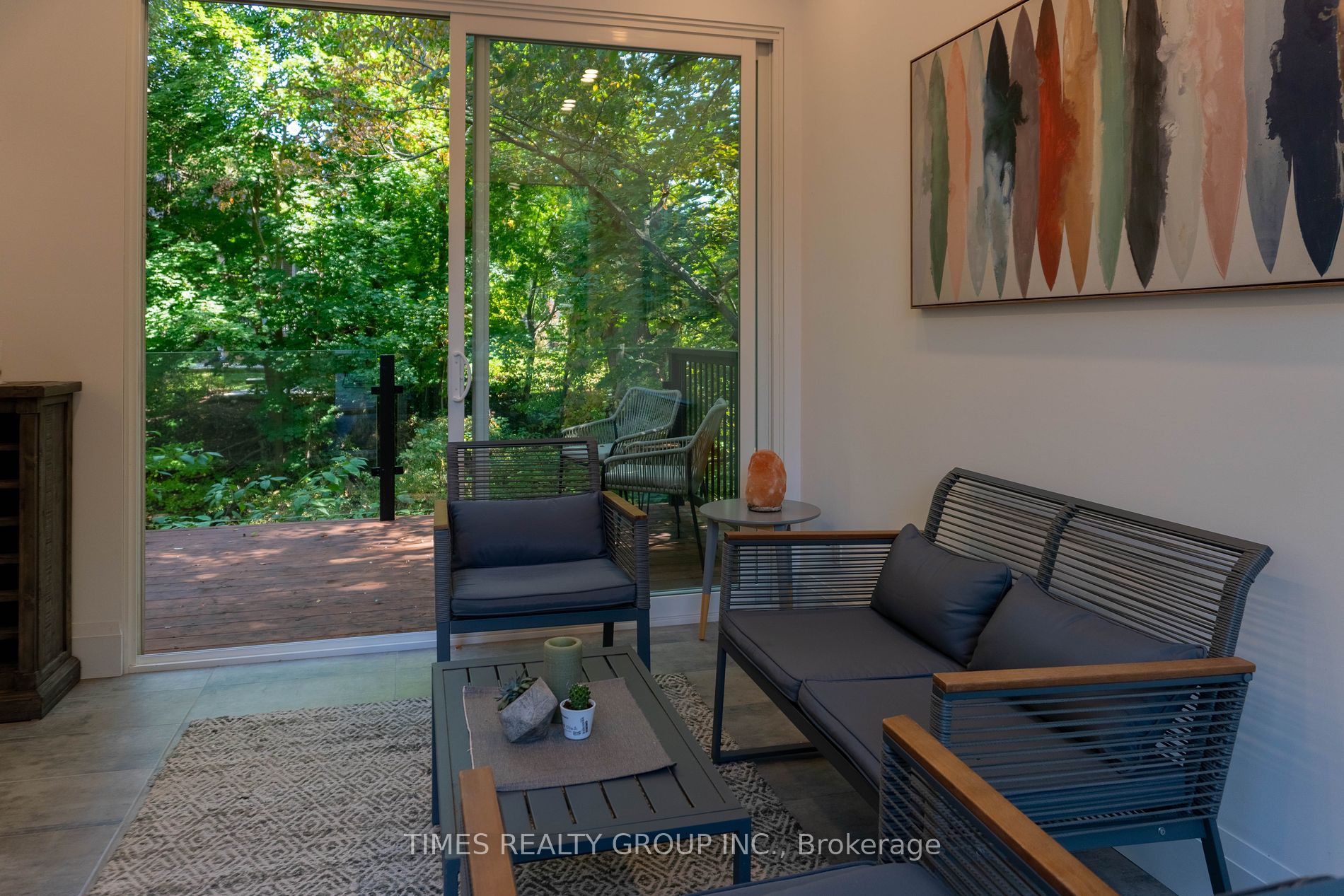 64 Ravina Crescent