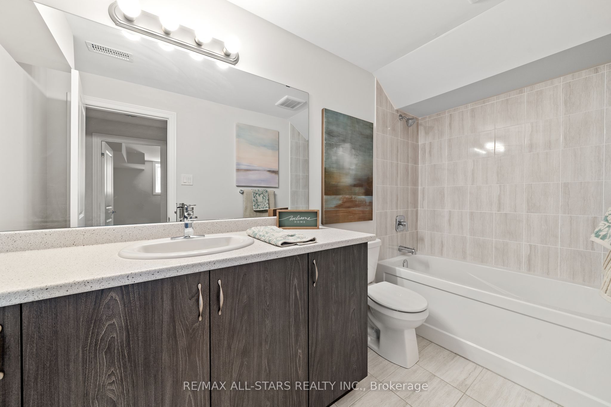 17 Lakewood Crescent, #29