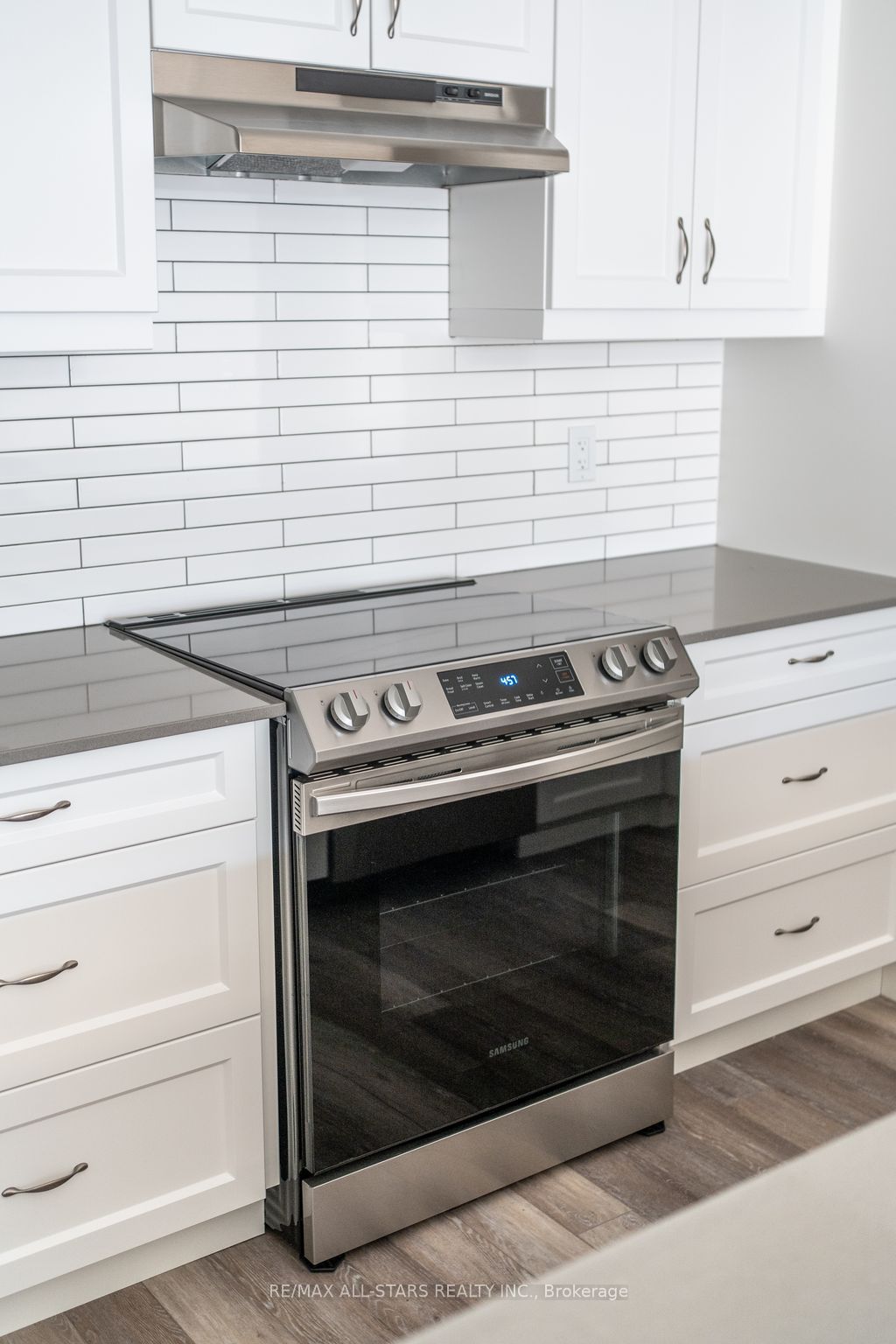 17 Lakewood Crescent, #29