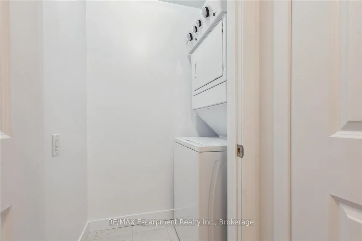 450 Dundas Street E #1001