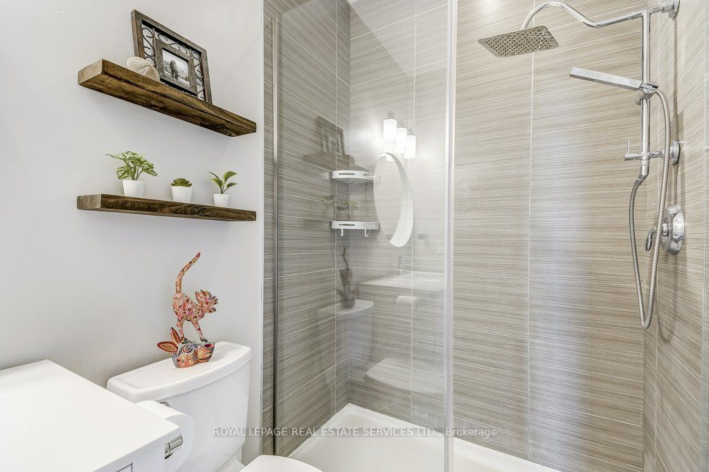 50 Murray Street W, #401