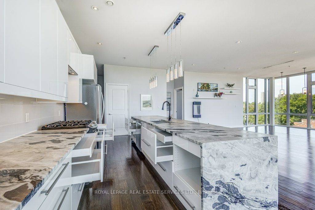 50 Murray Street W, #401