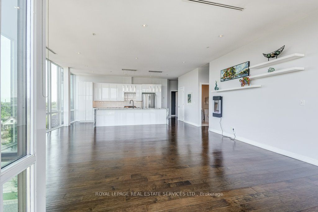 50 Murray Street W, #401