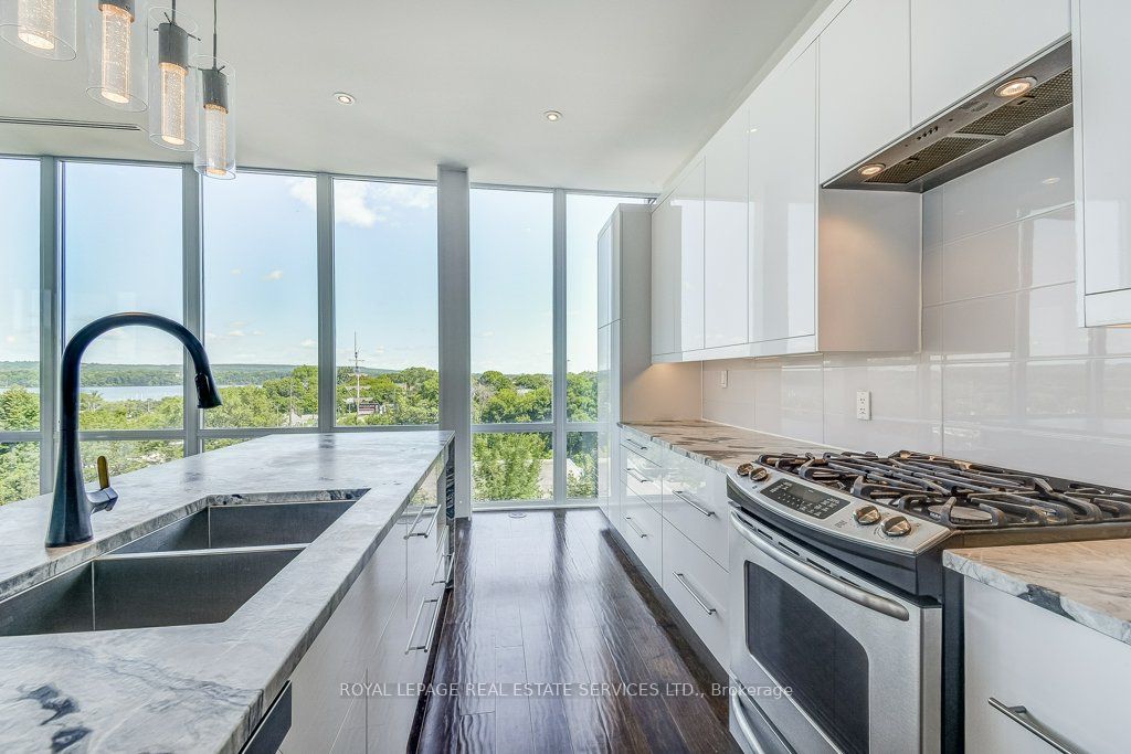 50 Murray Street W, #401