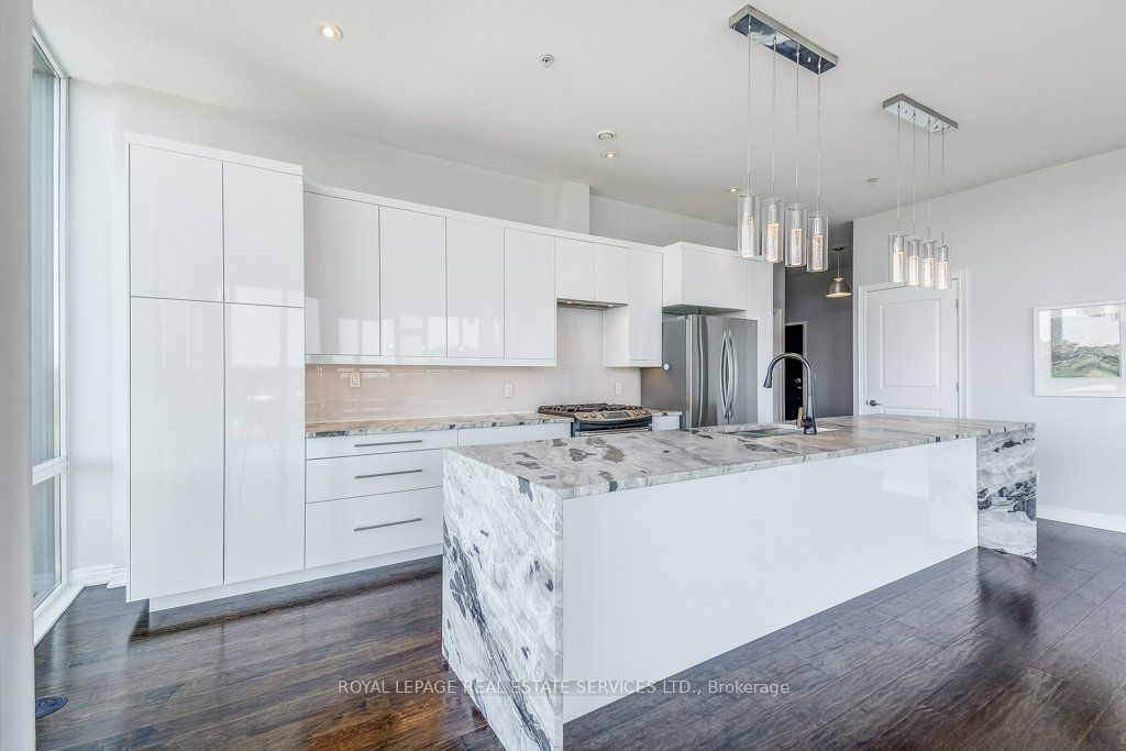 50 Murray Street W, #401