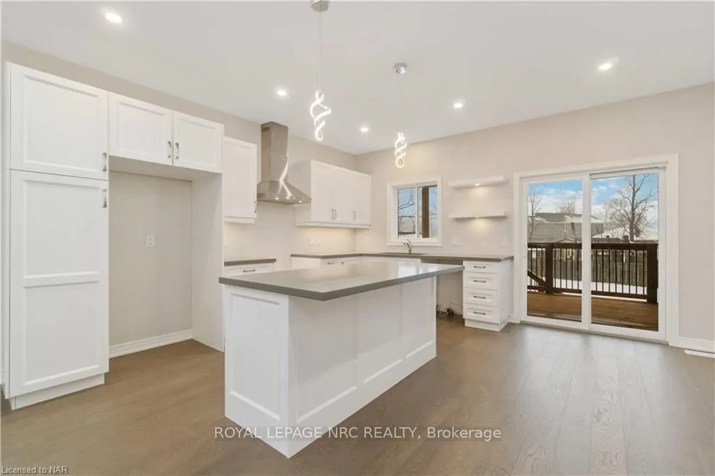 735 DOMINION Road