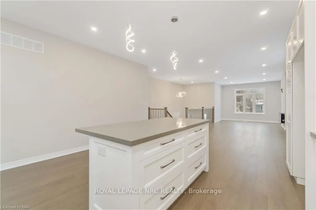 735 DOMINION Road