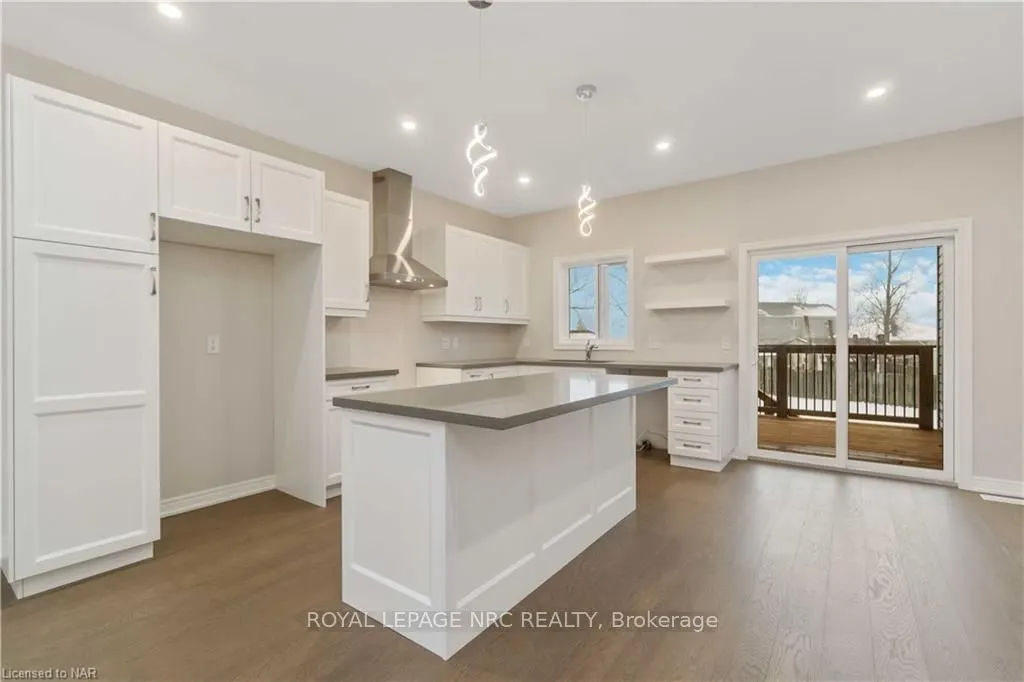 735 DOMINION Road