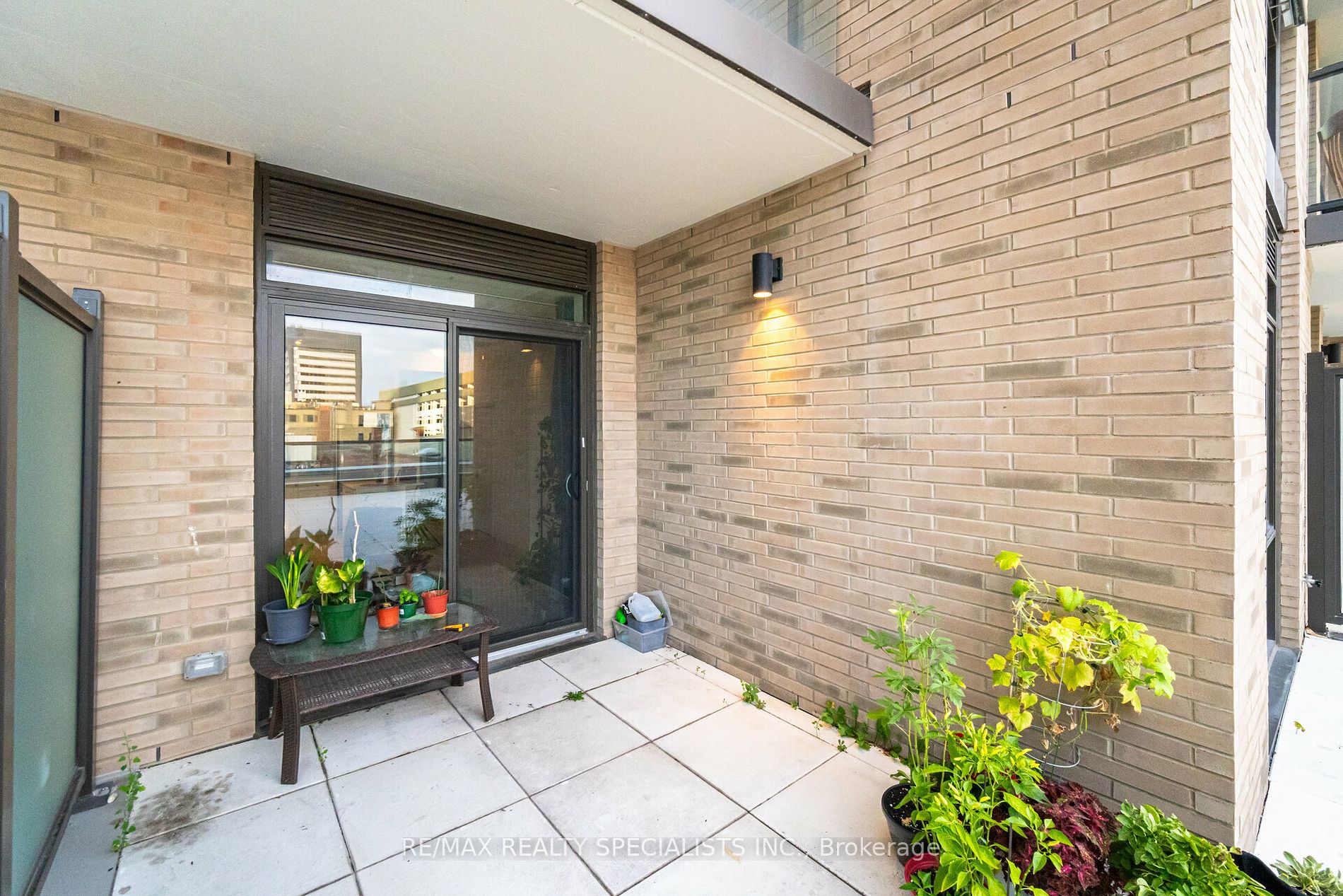 55 DUKE Street W #216
