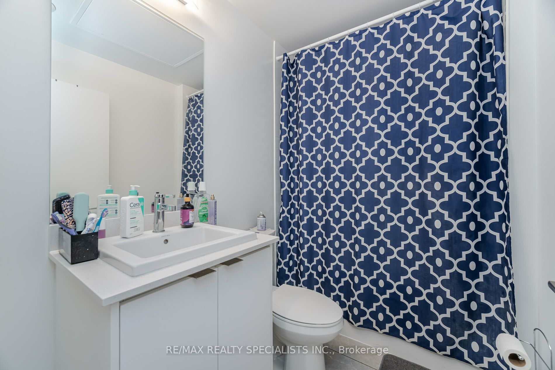 55 DUKE Street W #216