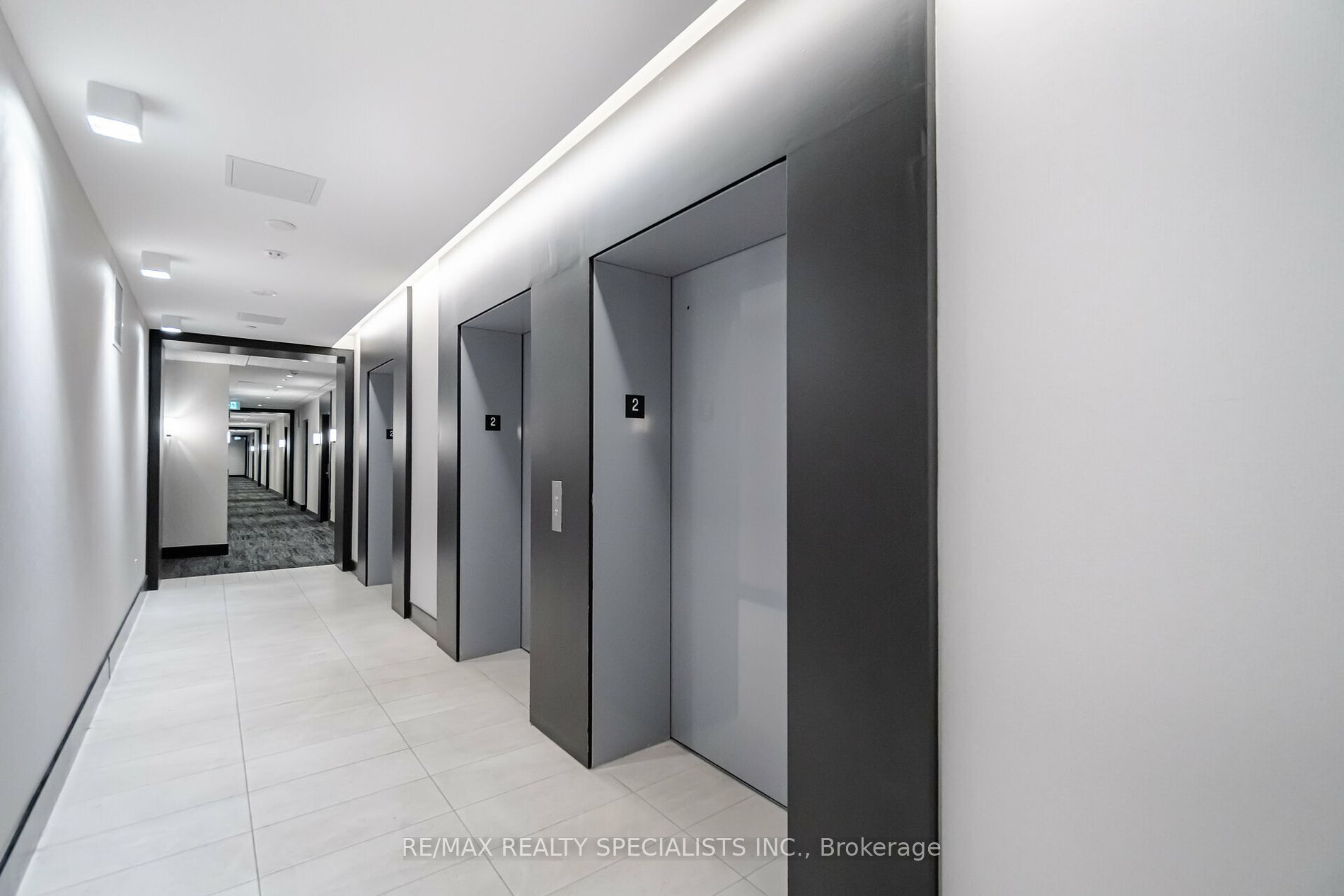55 DUKE Street W #216