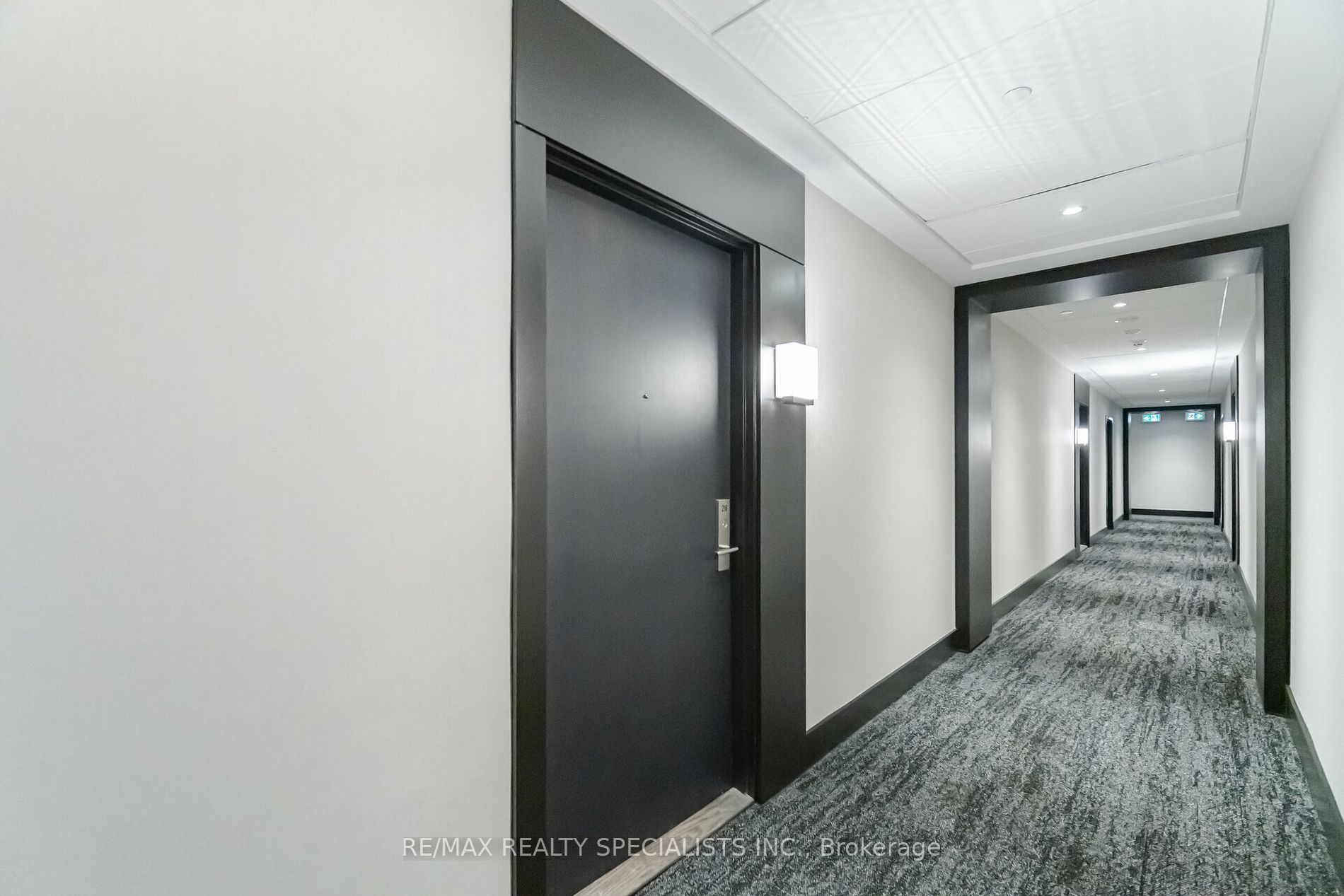 55 DUKE Street W #216