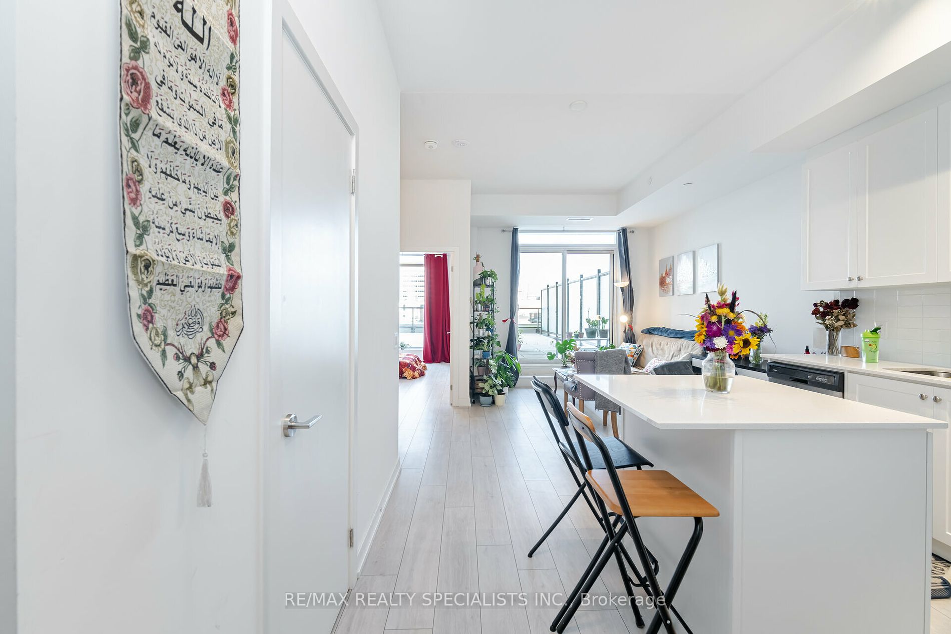 55 DUKE Street W #216