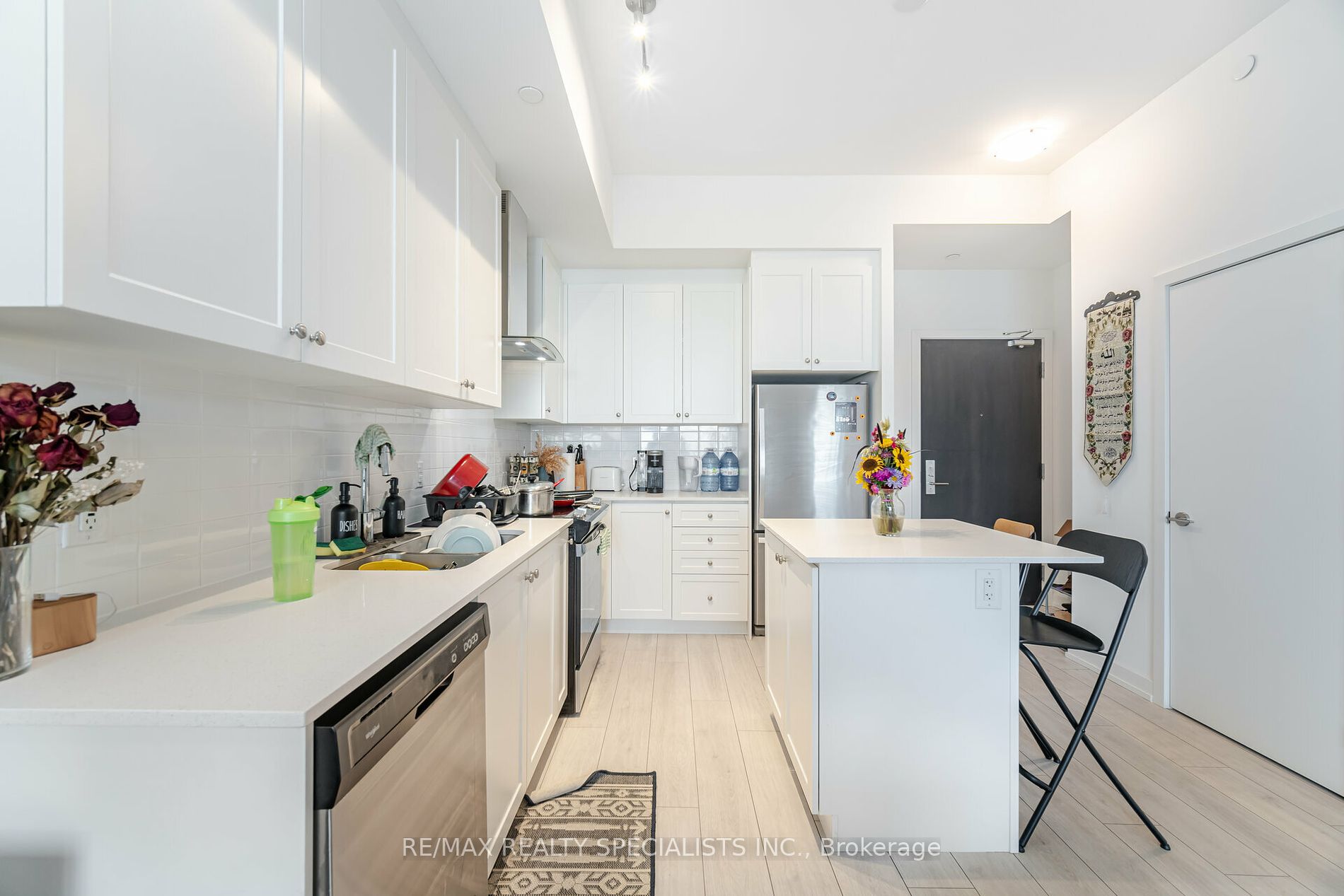 55 DUKE Street W #216