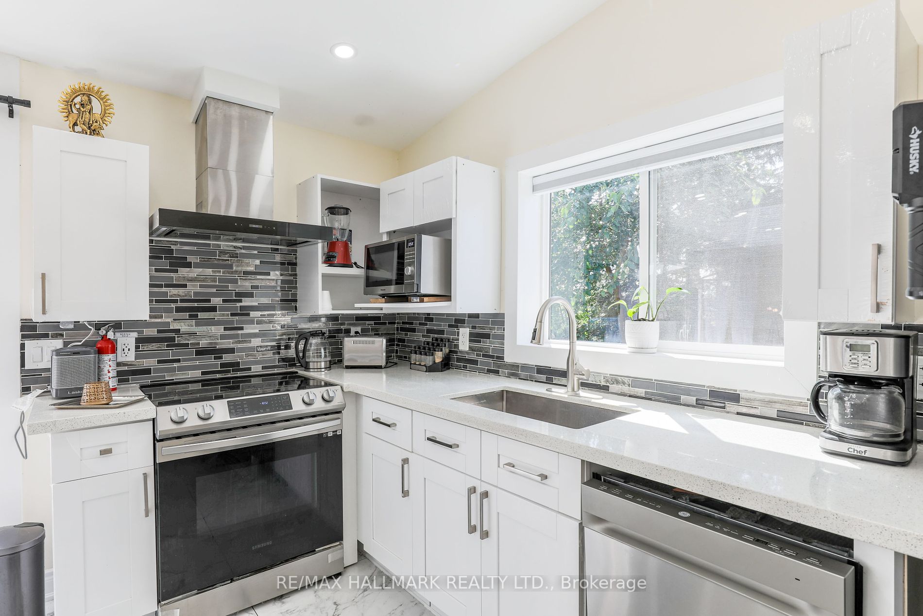 21 Shirley Anne Drive S