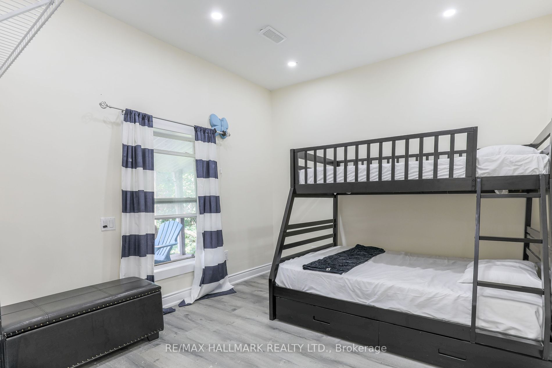 21 Shirley Anne Drive S