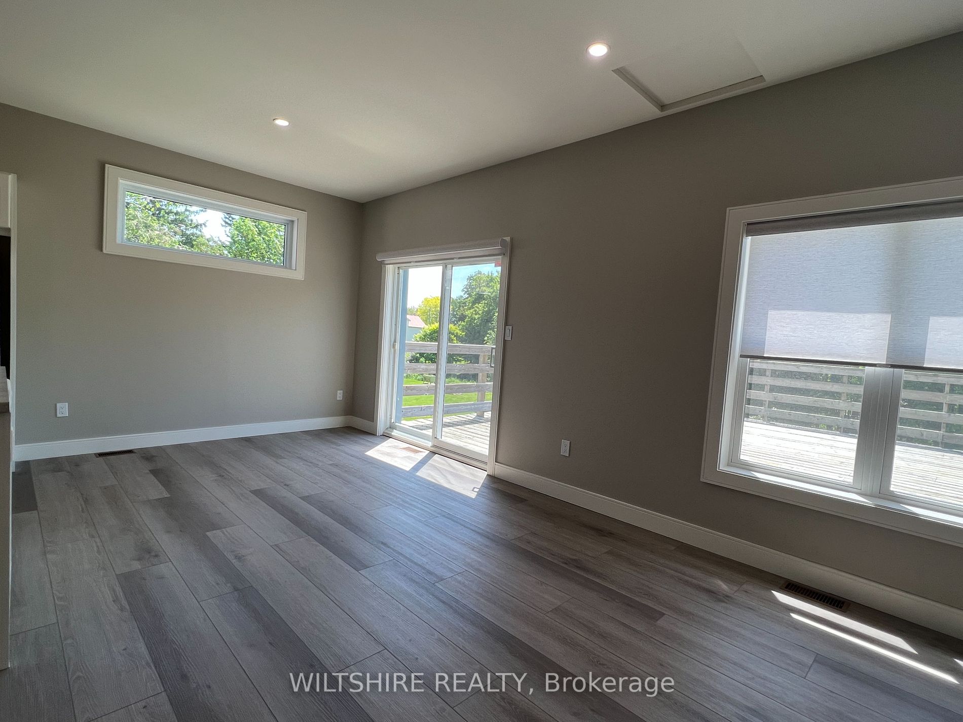 407 Main Street E