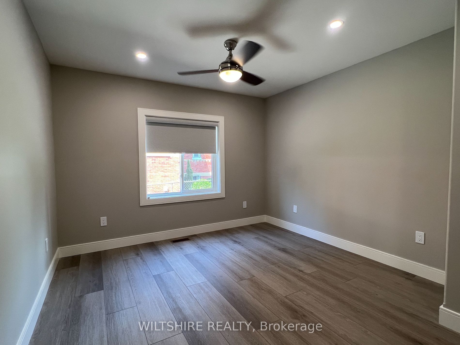407 Main Street E