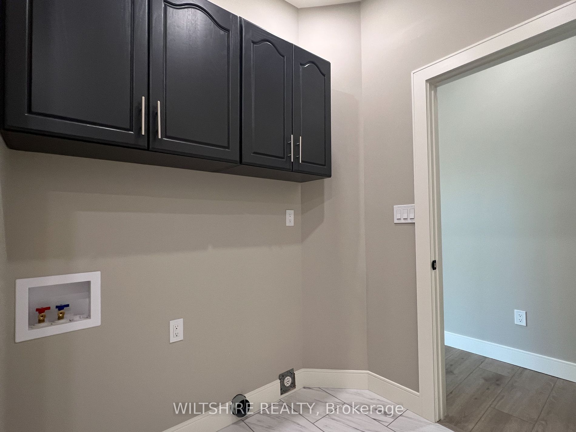 407 Main Street E